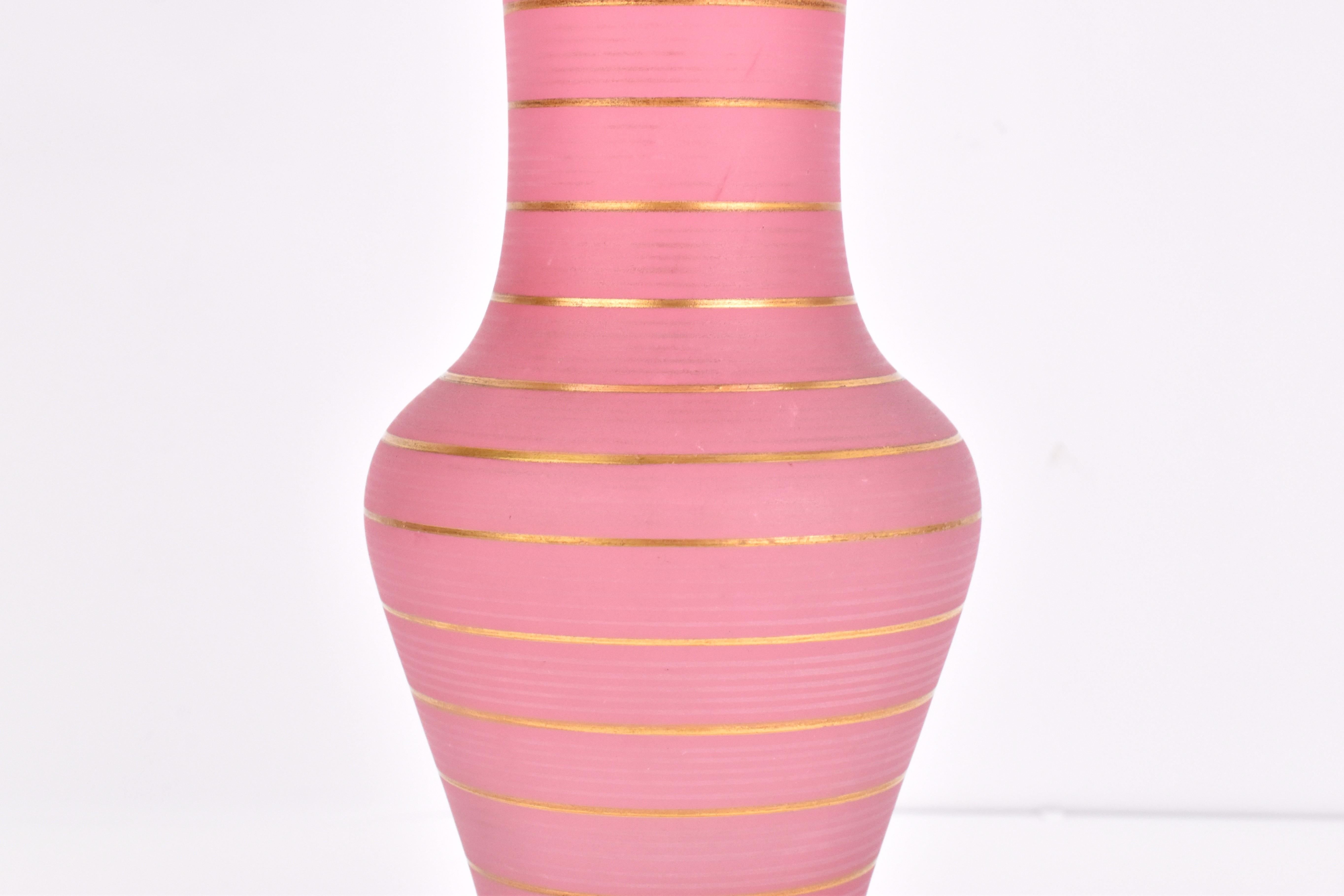 Coppia di vasi in vetro dorato French Rose Opaline, XIX secolo in vendita 2
