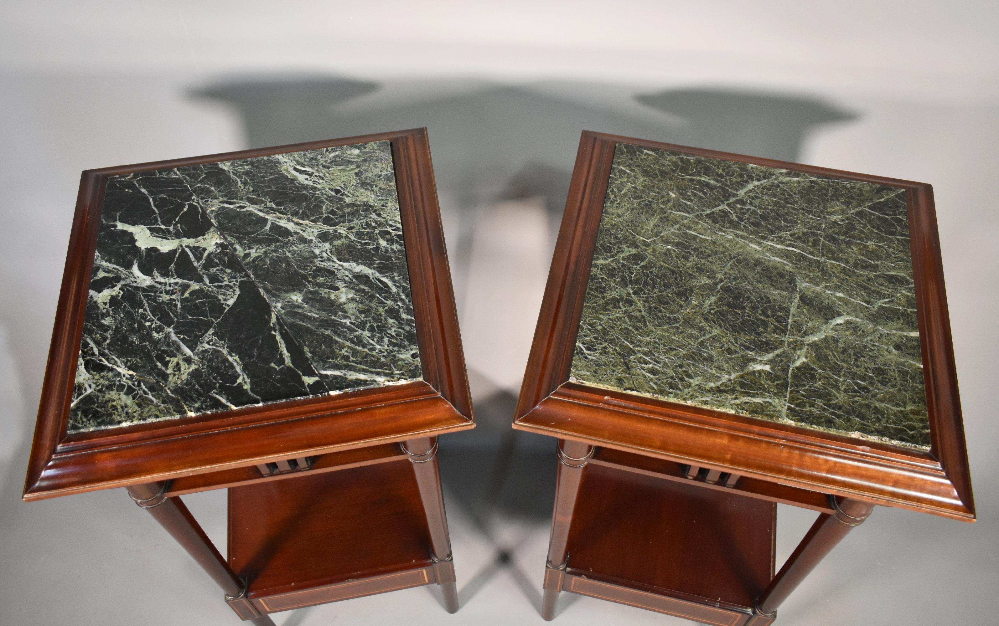 Marbre Antique Paire de guéridons Sellettes French en acajou en vente