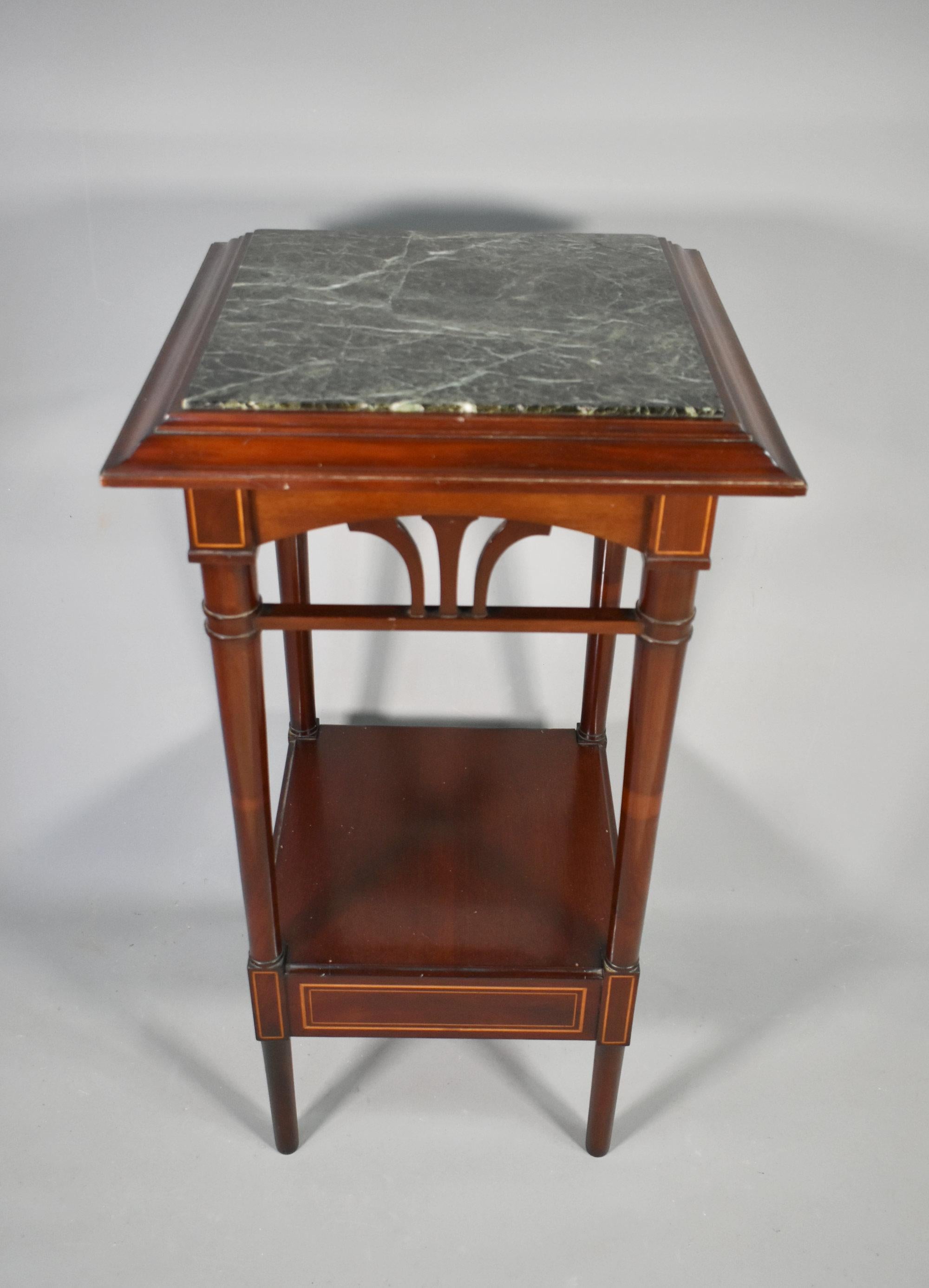 Antique Paire de guéridons Sellettes French en acajou en vente 1