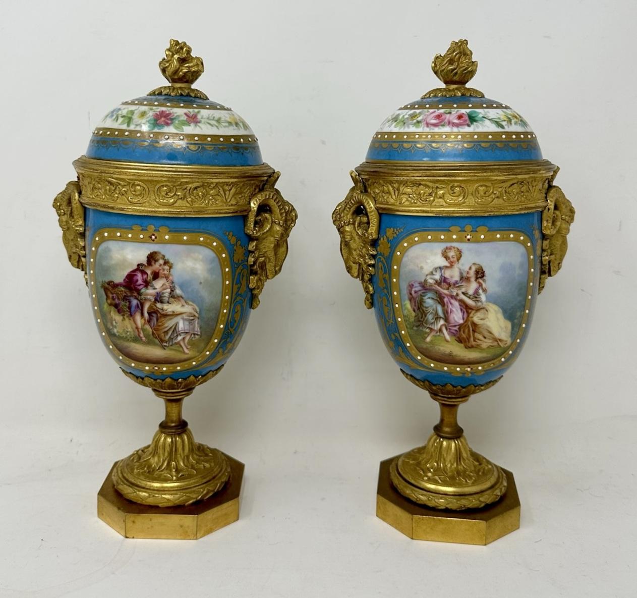 Late Victorian Antique Pair of French Sèvres Porcelain Ormolu Mounted Urns Vases Centerpiece