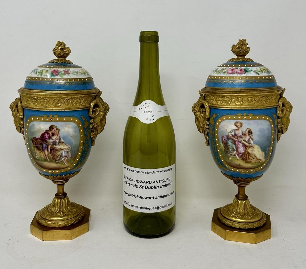 Antique Pair of French Sèvres Porcelain Ormolu Mounted Urns Vases Centerpiece 3