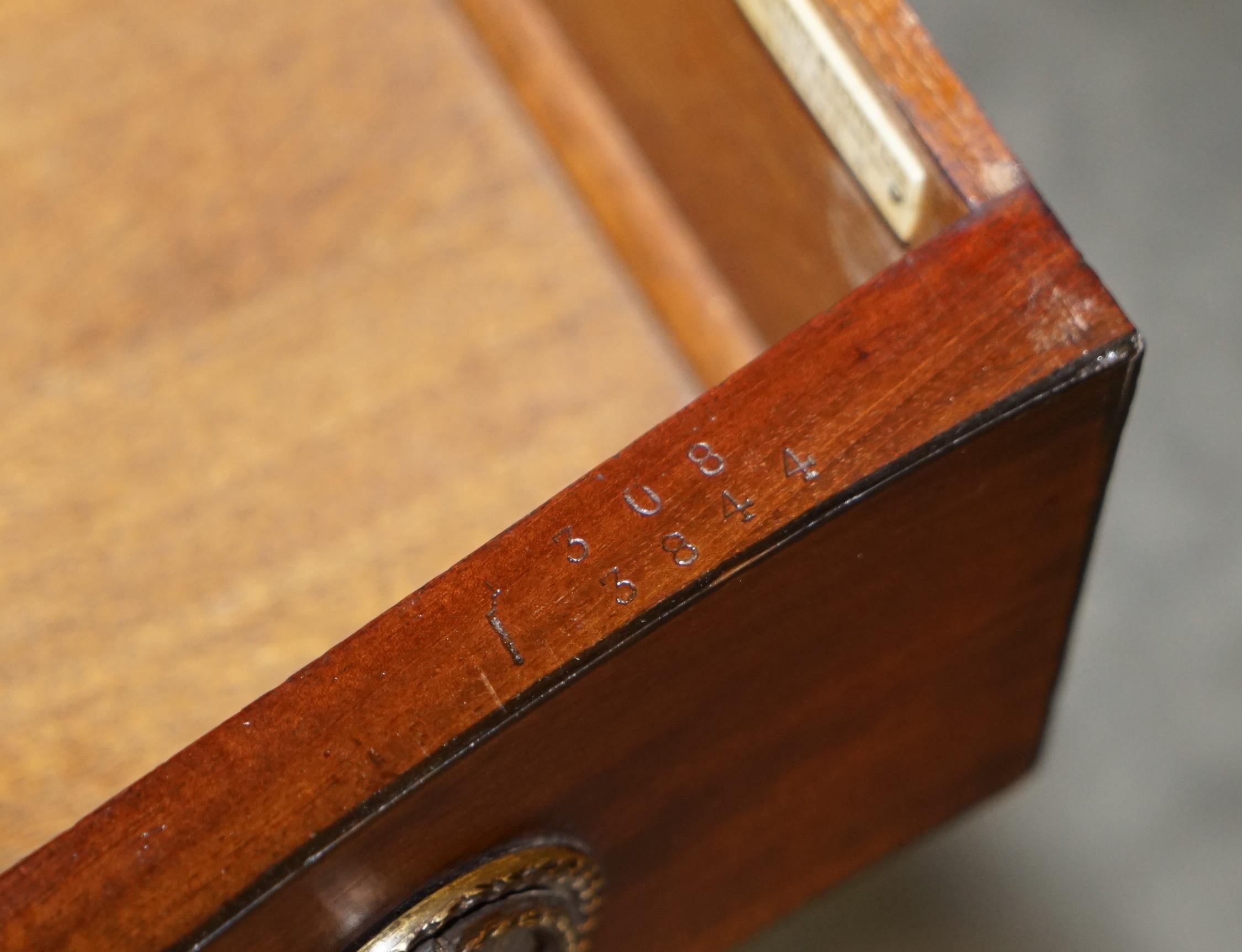 Antikes Paar vollständig restaurierter Howard & Sons Konsolentisch-Beistelltische, gestempelt im Angebot 2