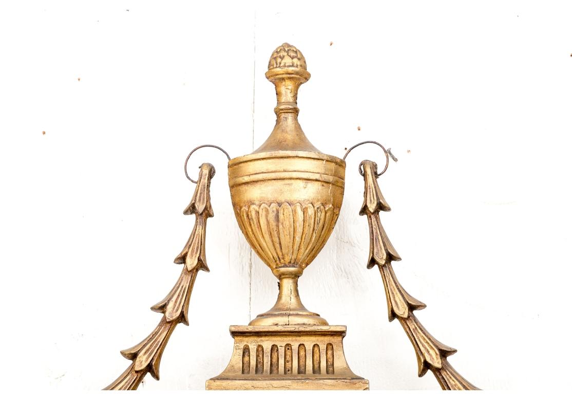 Par De Espejos Antiguos De Madera Dorada Jorge III - Proyecto De Restauración en Desgastado estado para la venta en Bridgeport, CT