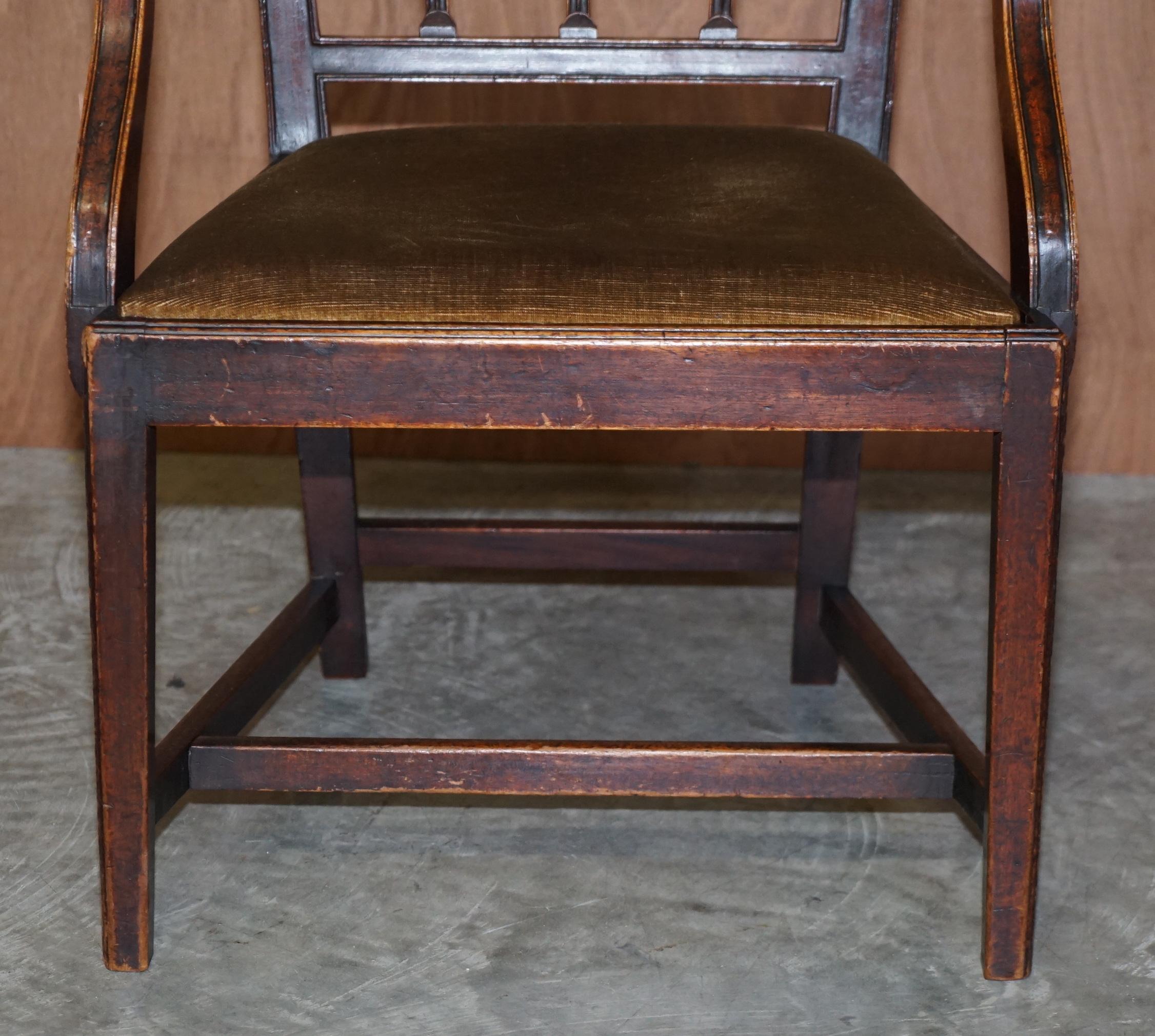 Antique Pair of Georgian Carved Armchairs circa 1780 Lovely Carvings Throughout For Sale 2