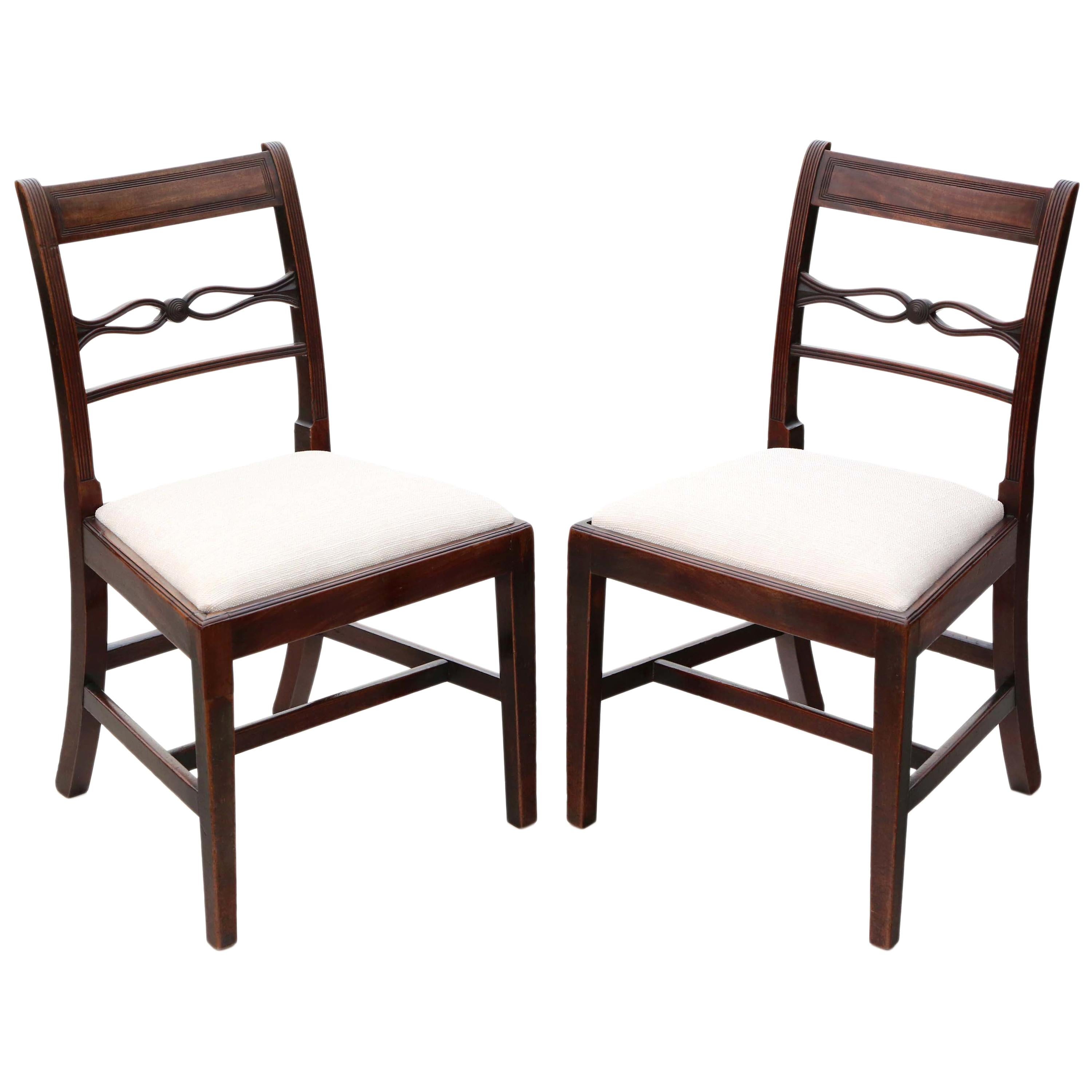 Antique Pair of Georgian Mahogany Dining Side Hall Bedroom Chairs, circa 1800