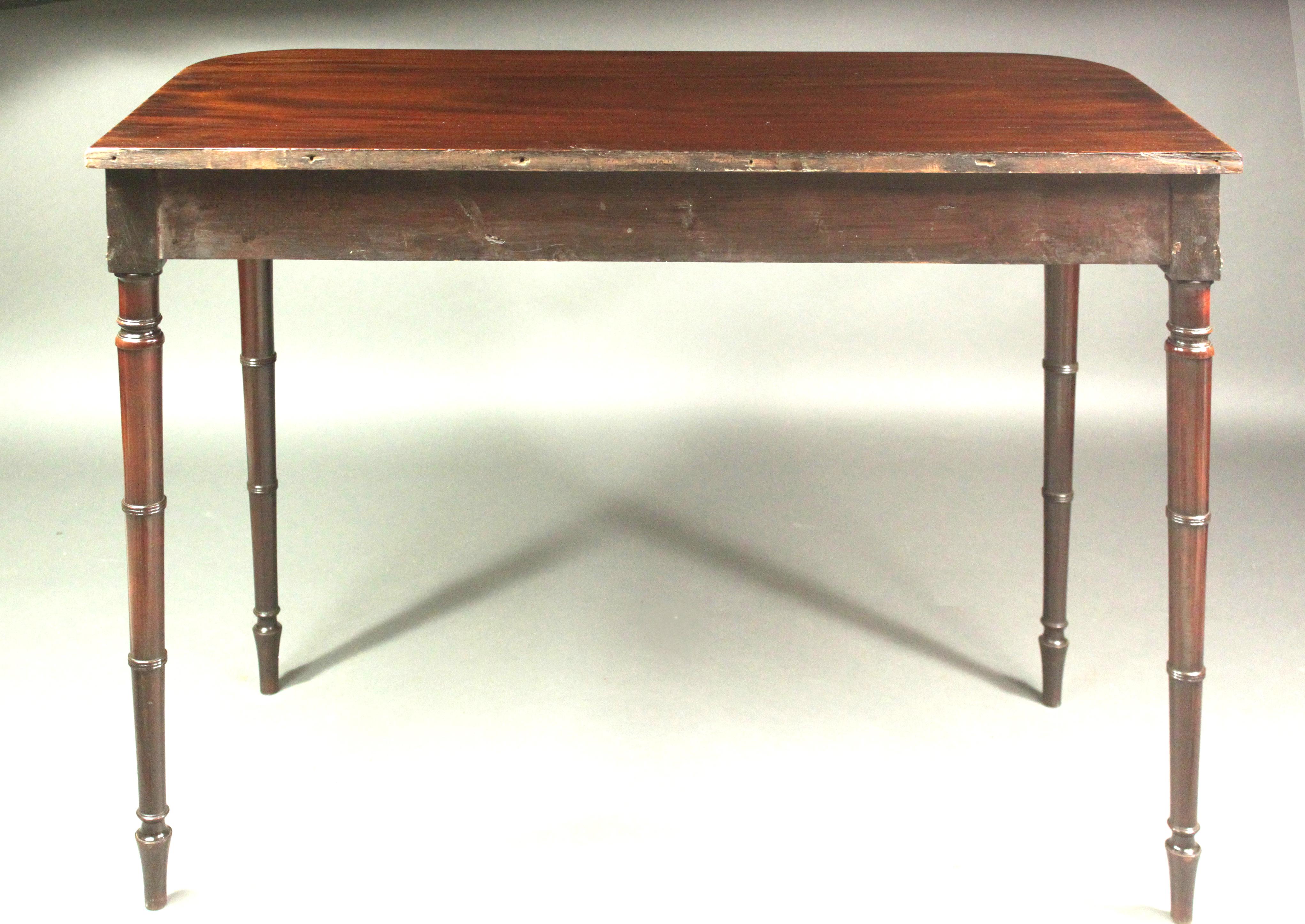 Early 19th Century Antique Pair of Georgian Mahogany Serving Tables For Sale
