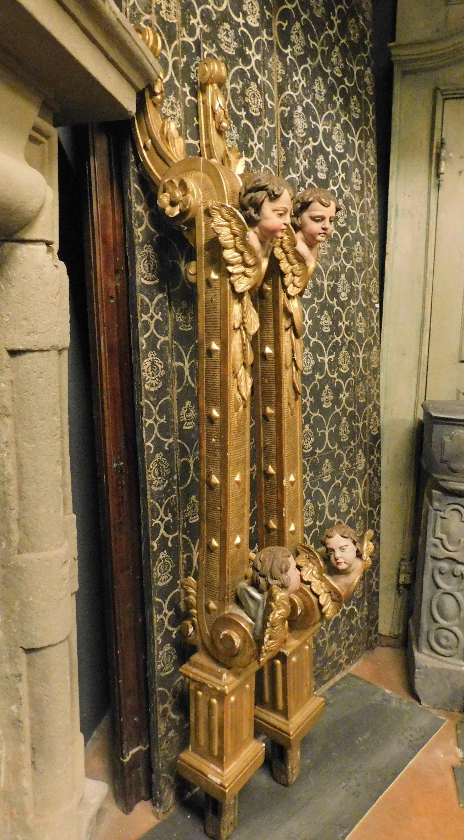18th Century and Earlier Antique Pair of Gilded Uprights / Columns with Cherubs, 18th Century, Italy