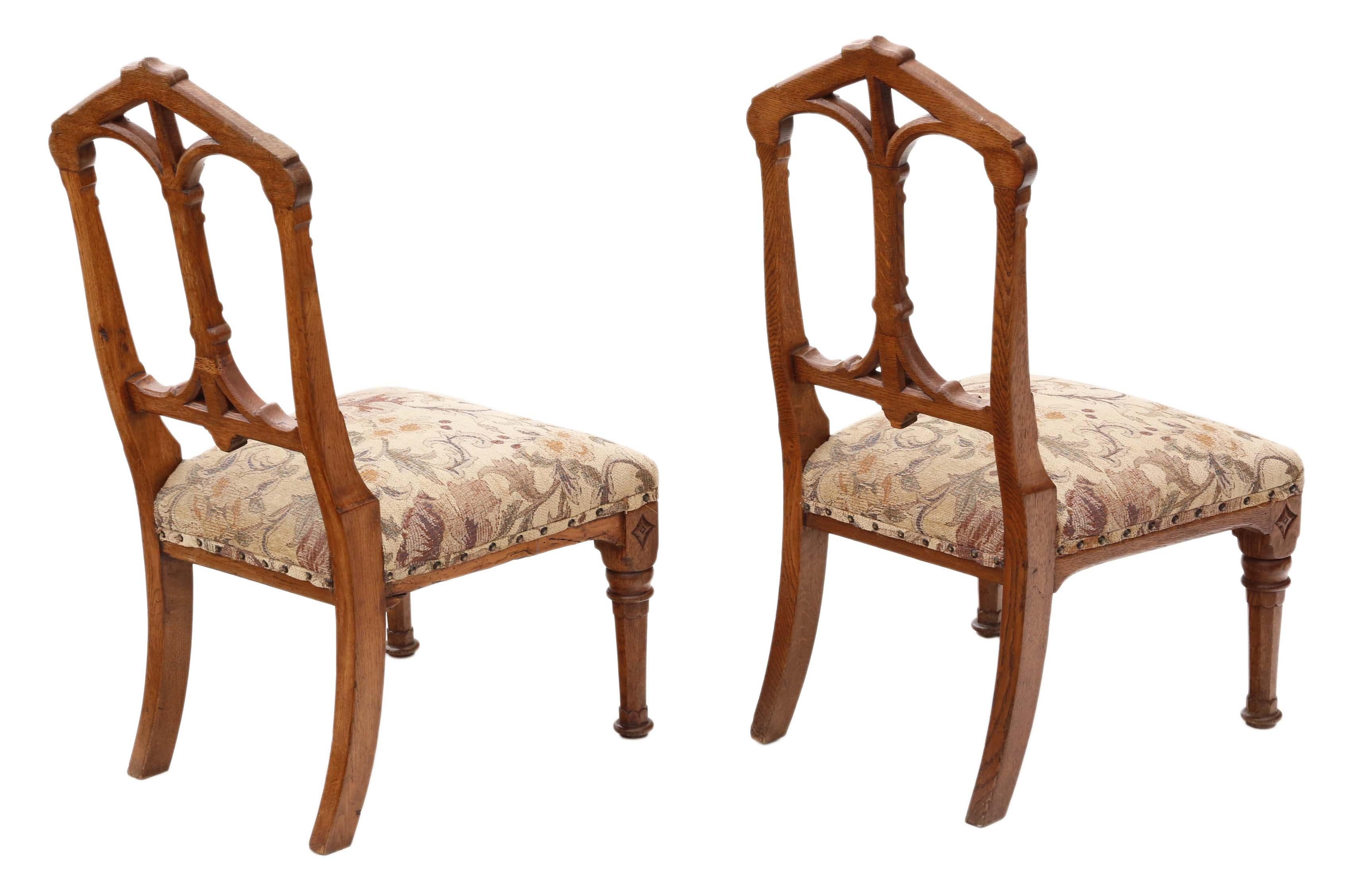 Antique Pair of Gothic Oak Side Hall Bedroom Chairs In Good Condition In Wisbech, Cambridgeshire