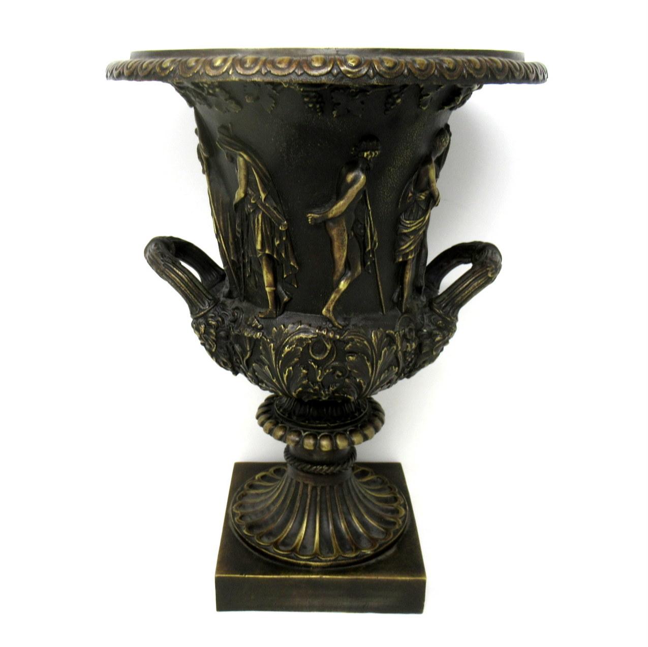 Antique Pair of Grand Tour Style Borghese or Medici Bronze Campana Urns Vases In Good Condition In Dublin, Ireland