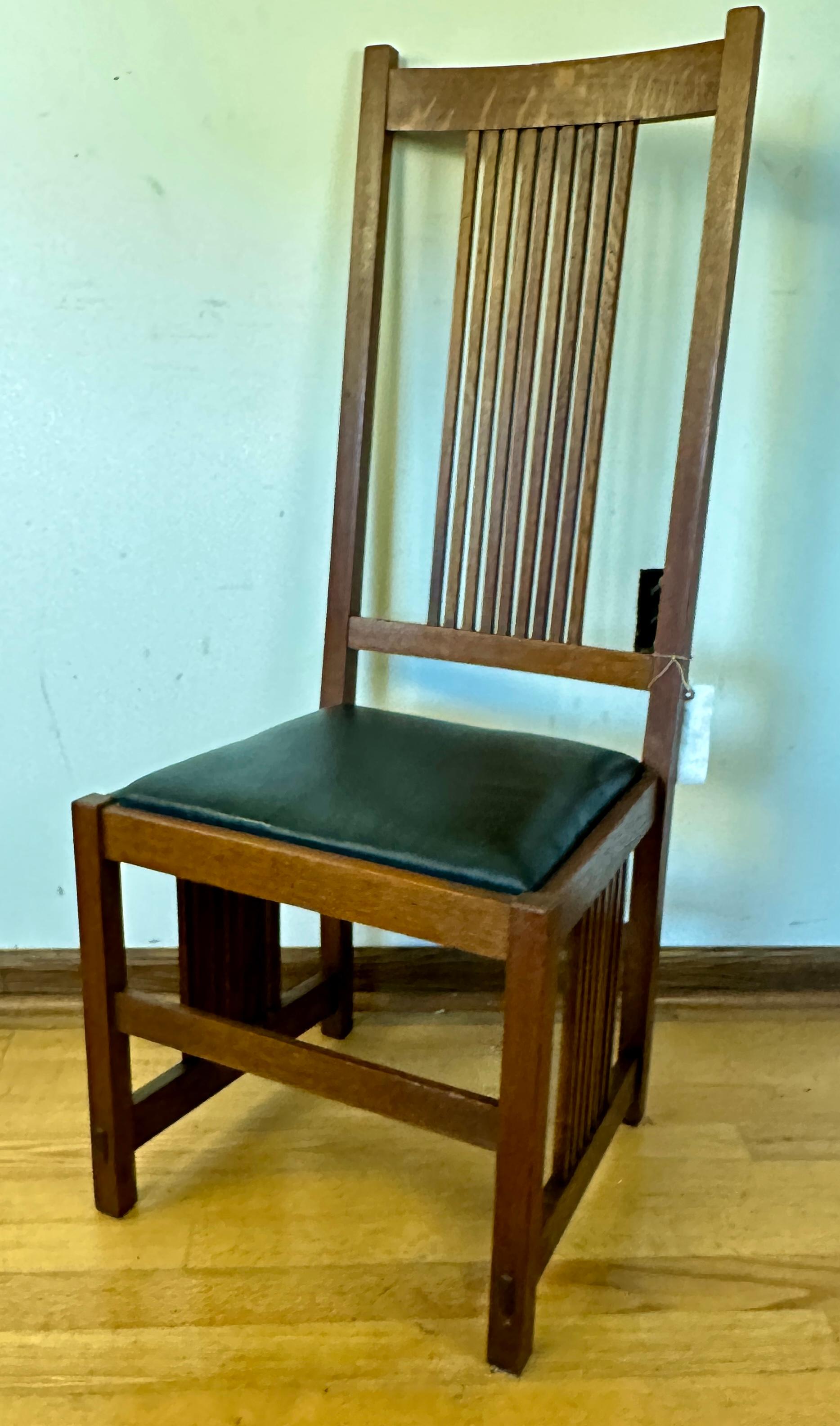 Paire de chaises à haut dossier Gustav Stickley (modèle 384) - W4352 en vente 2
