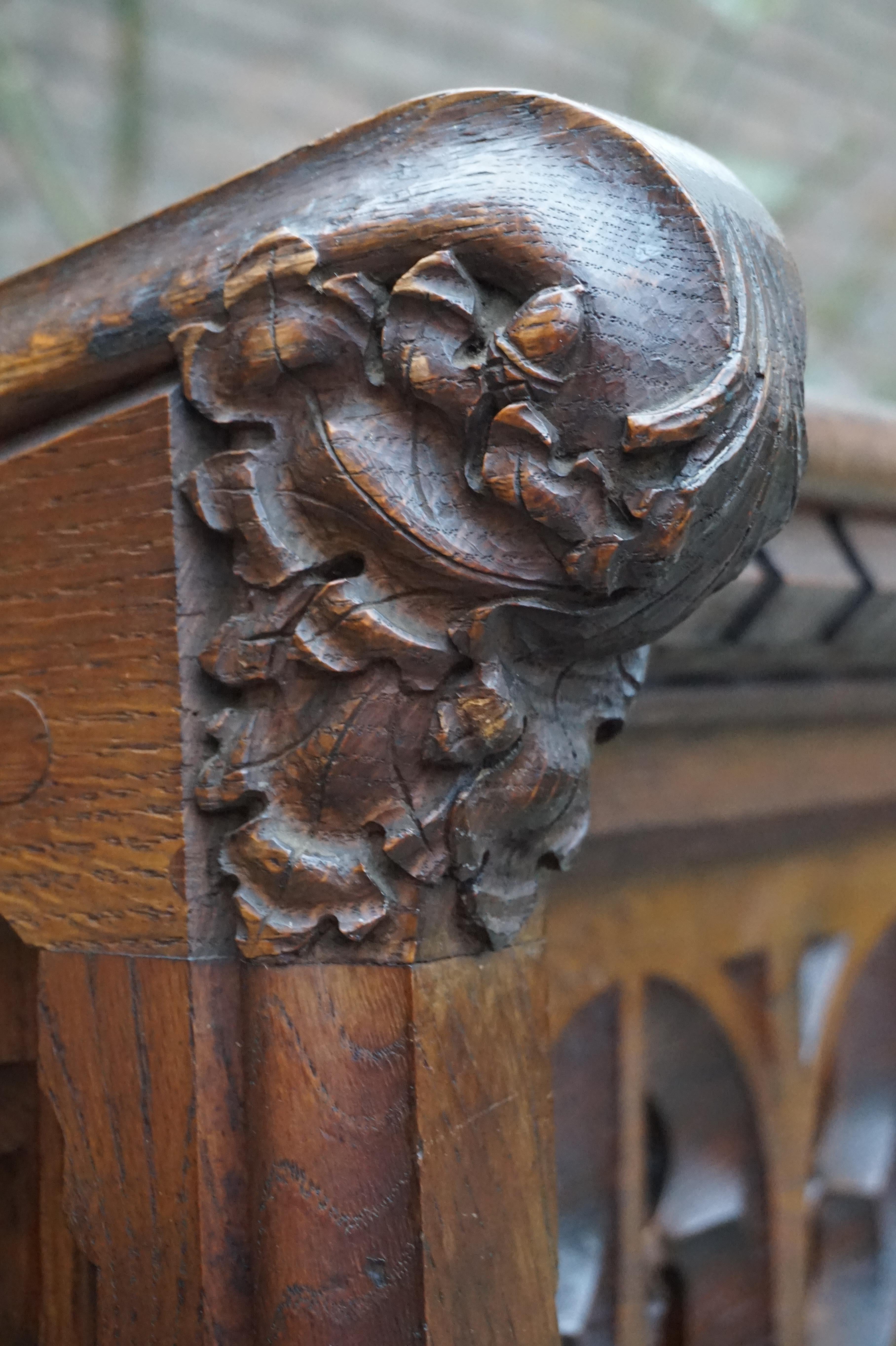 Pair of Hand Carved Gothic Revival Oak Church Lectern Desks with Bookshelf In Good Condition In Lisse, NL