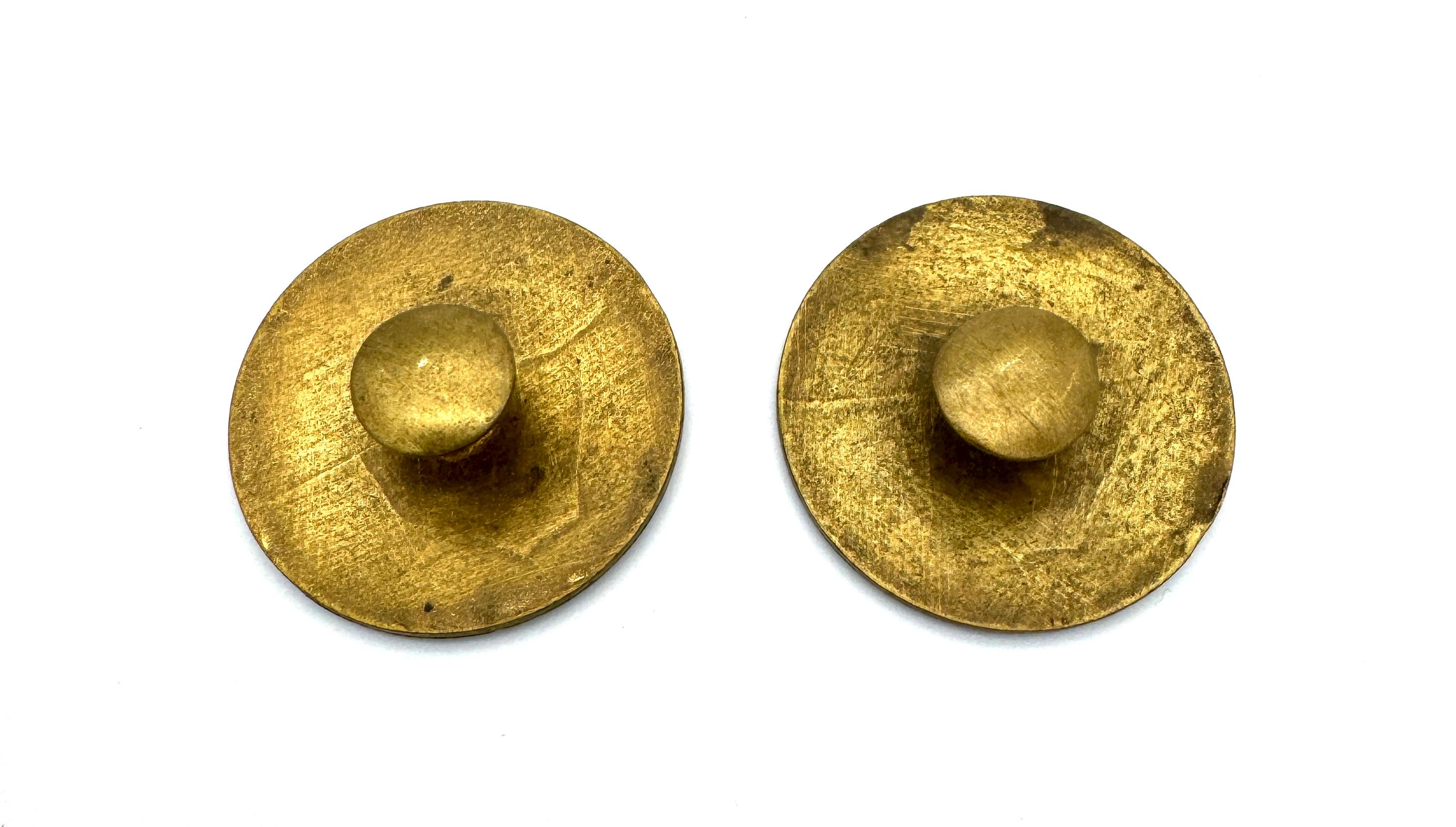 Antique Pair of High Victorian Buttons Brass Polychrome Enamel im Zustand „Gut“ im Angebot in Munich, Bavaria