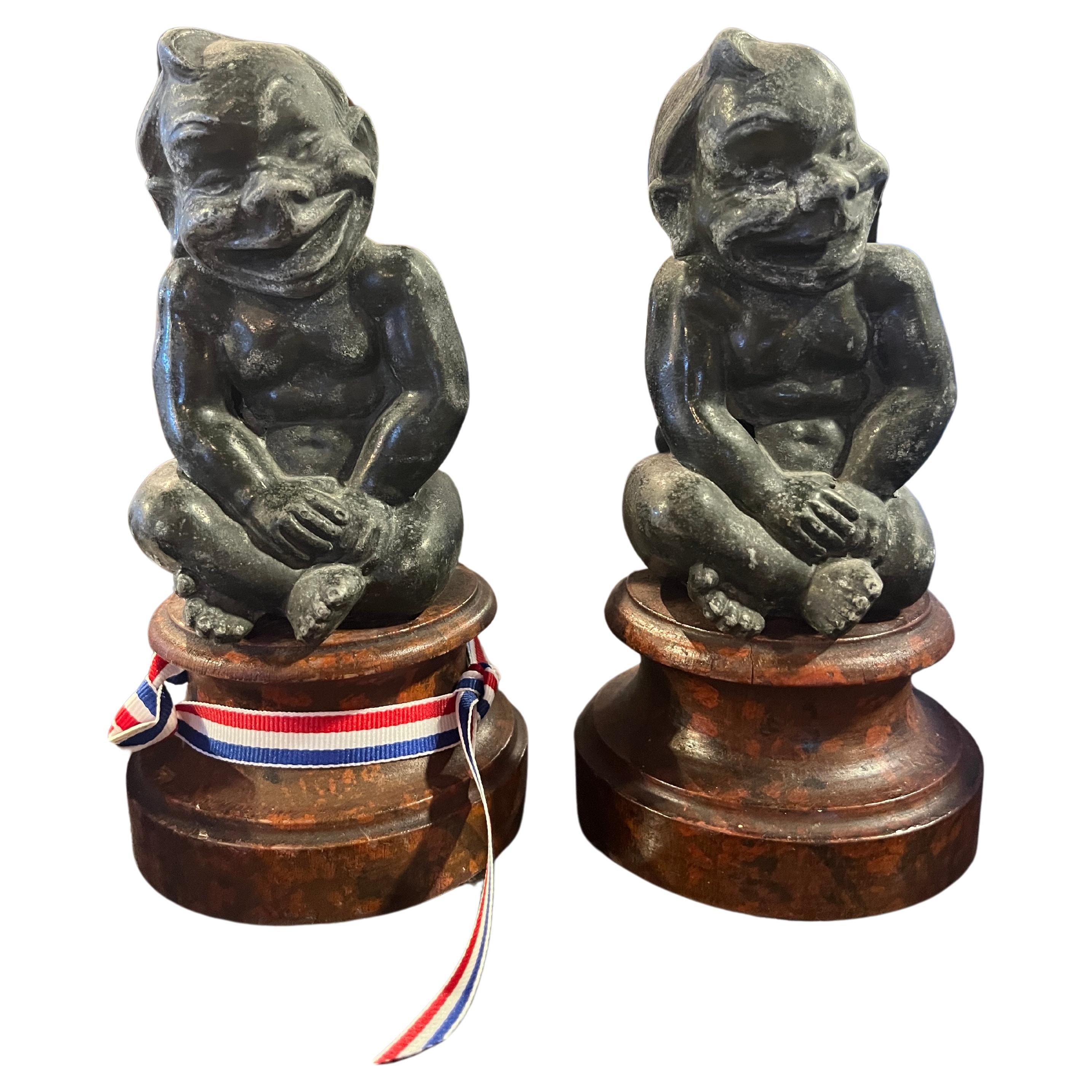 Antica coppia di sculture di Homunculus in vendita
