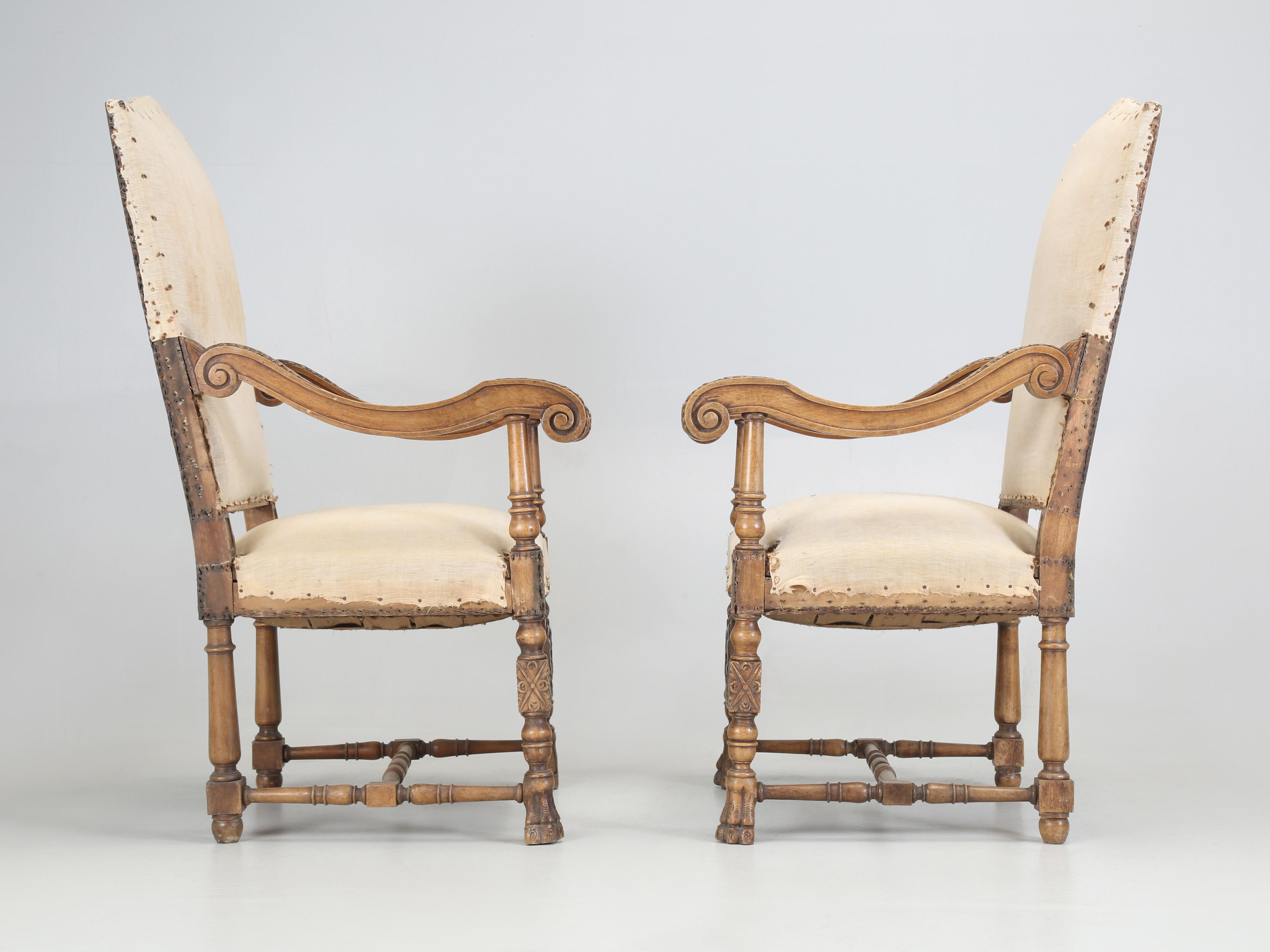 Antique Pair of Italian Armchairs Hand Carved Walnut Require Restoration C1880s For Sale 9
