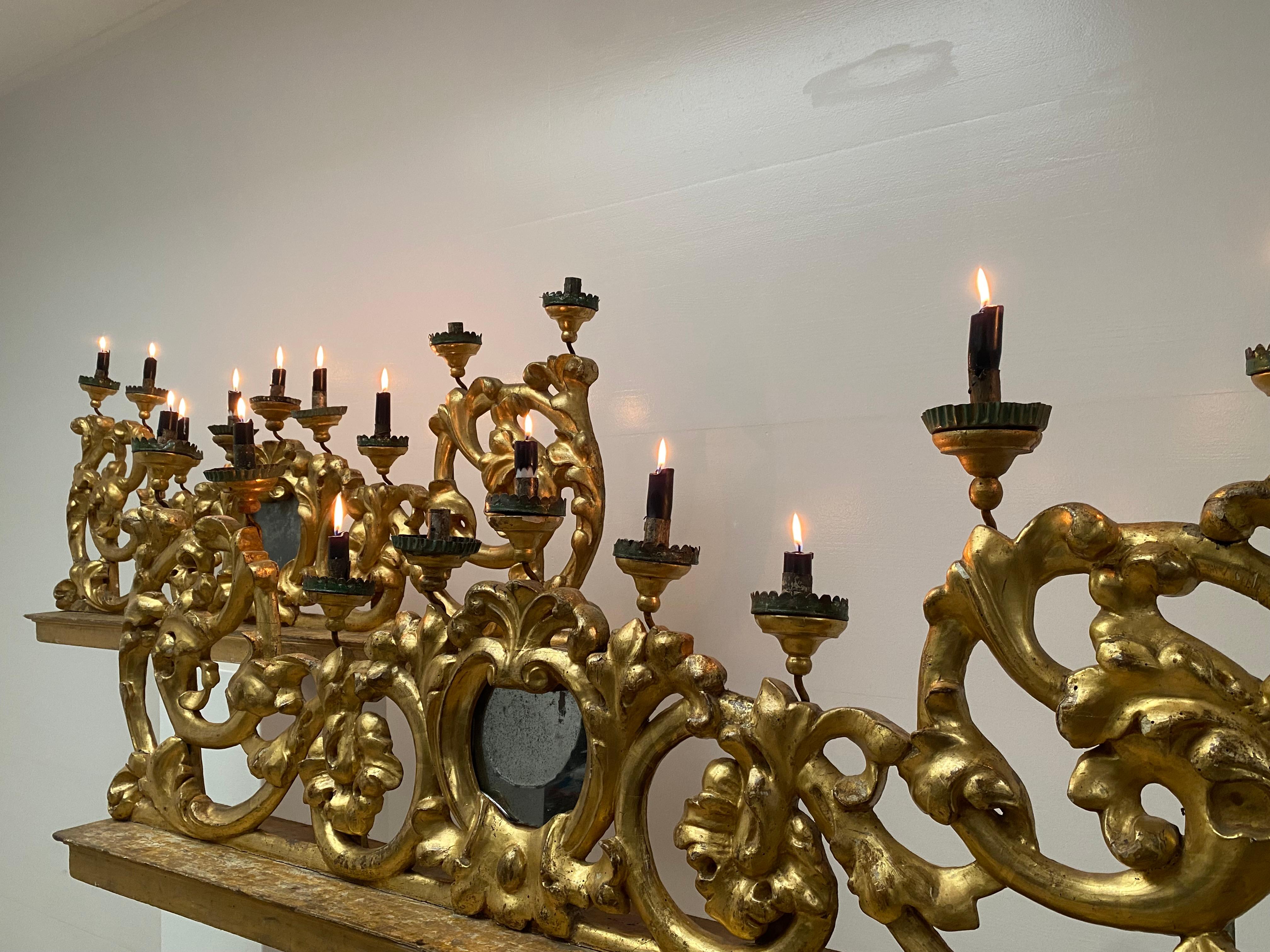 Paire de lustres italiens anciens en vente 1