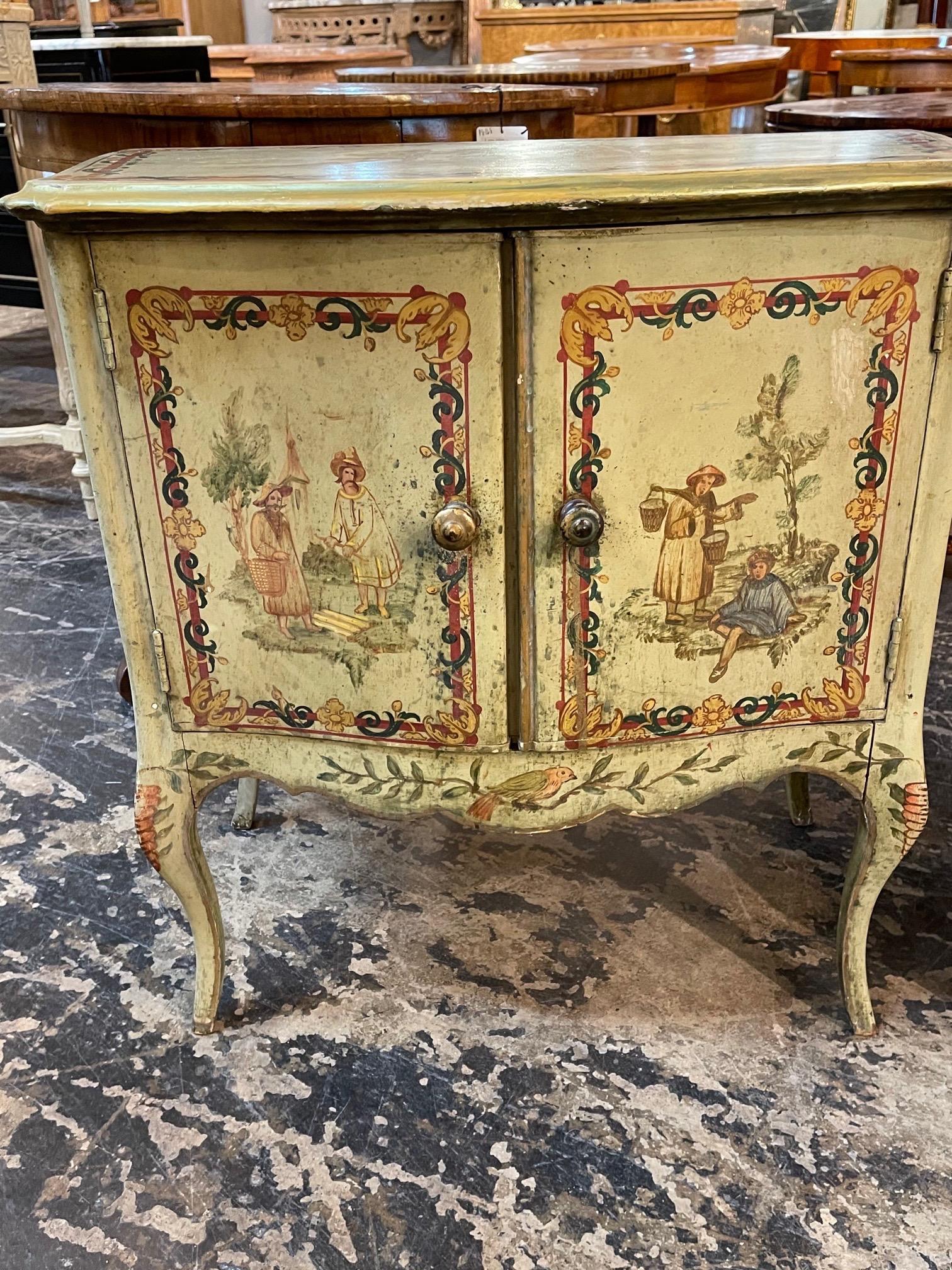 Hand-Painted Antique pair of Italian Chinoiserie Decorated Bedside Tables For Sale