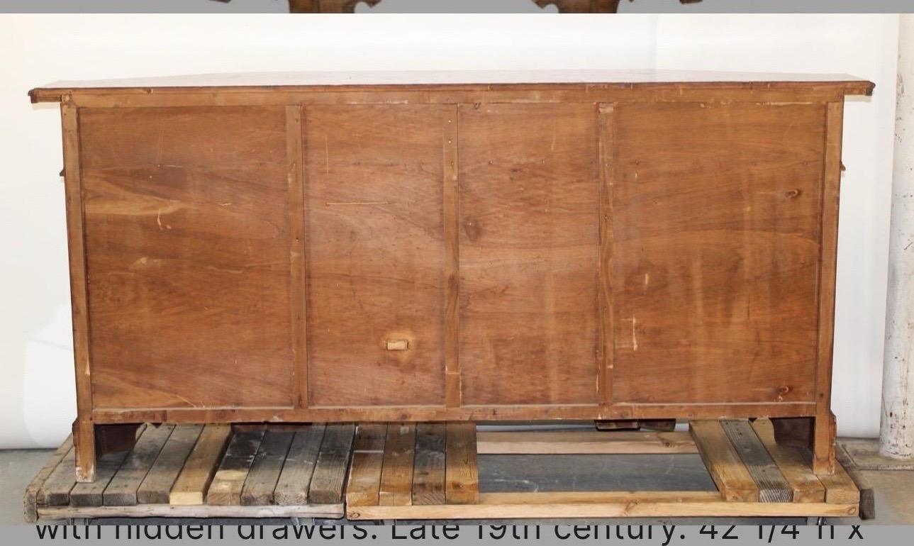 Fait main Paire de buffets italiens anciens en marqueterie et en noyer en vente