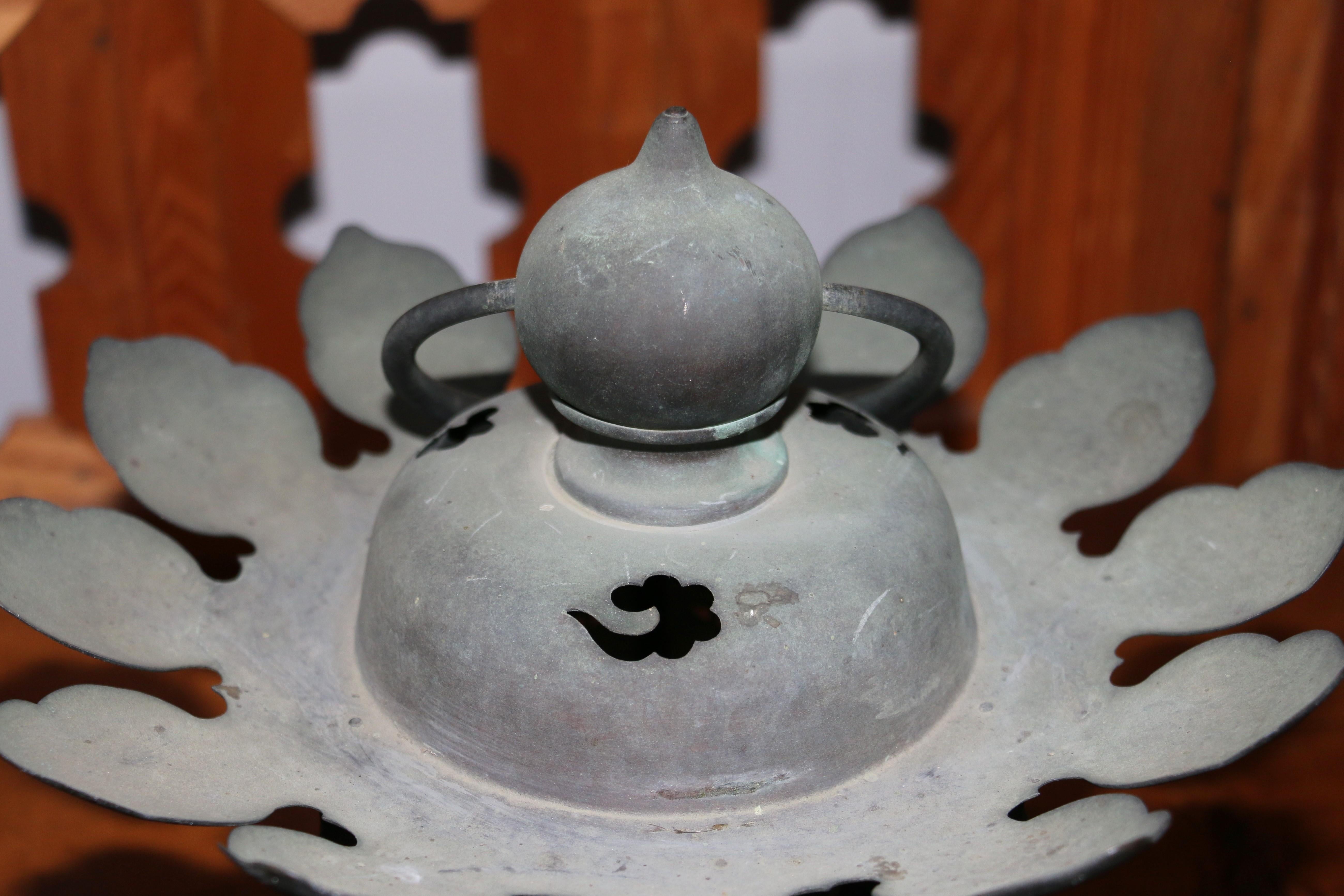 Antique Pair of Japanese Temple Hanging Bronze Lantern For Sale 6