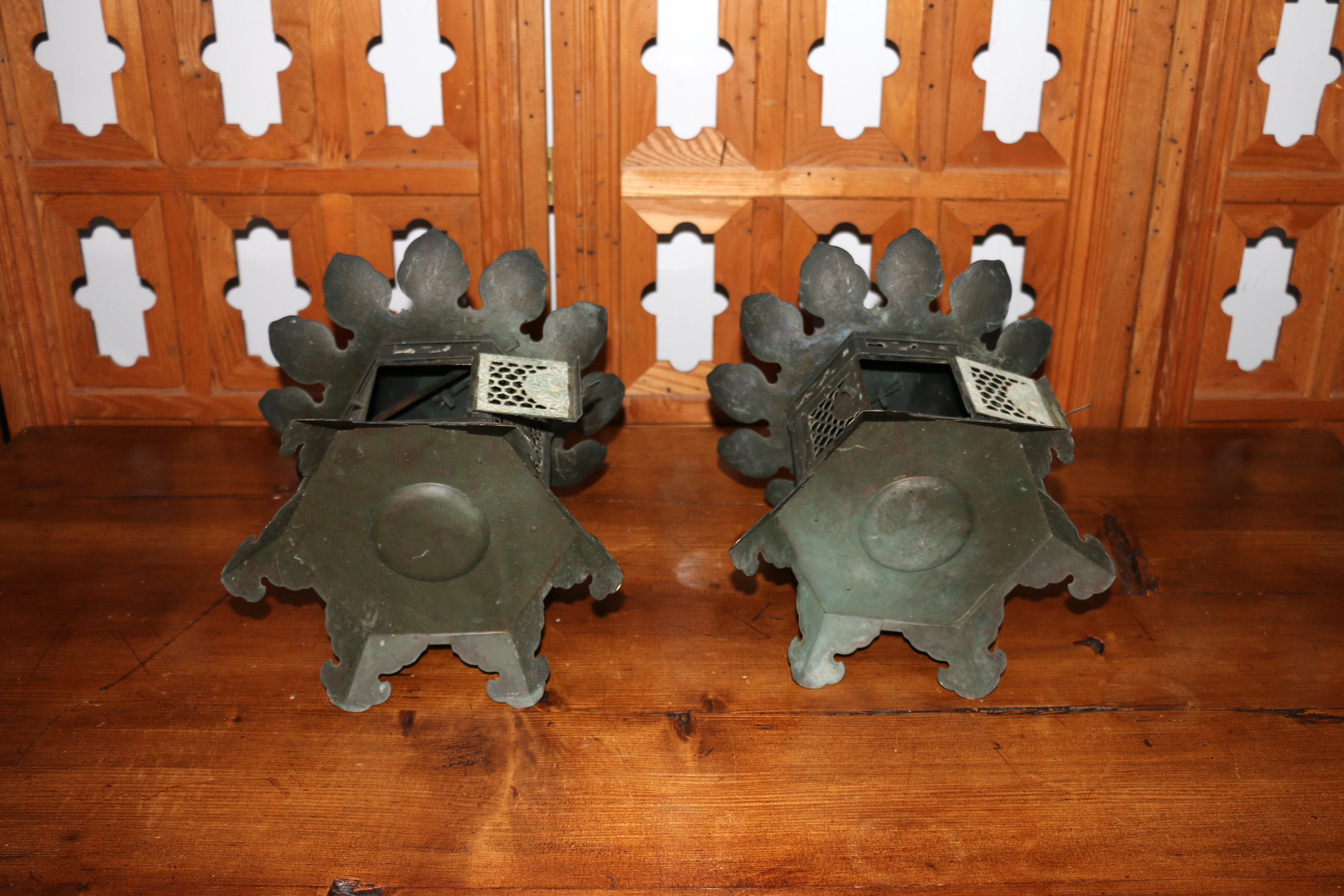 Antique Pair of Japanese Temple Hanging Bronze Lantern For Sale 10