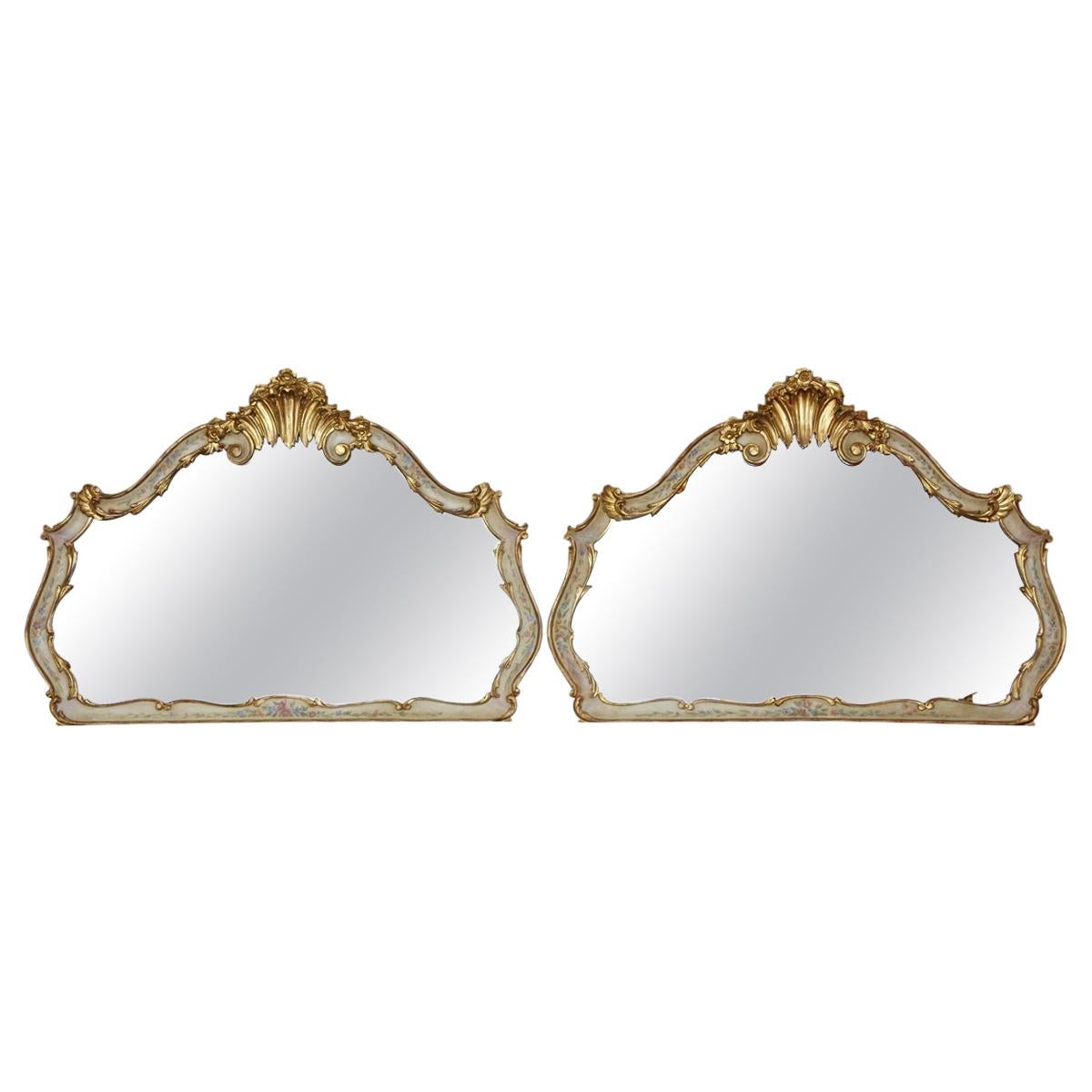 Paire de grands miroirs muraux décorés et dorés:: 19ème siècle