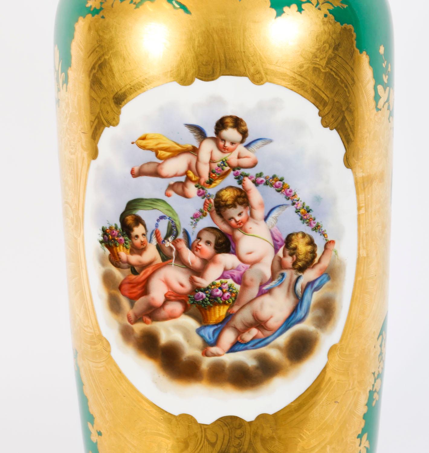 Coppia di grandi vasi in porcellana francese Paris del XIX secolo in vendita 13