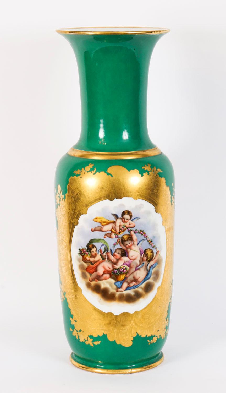 Porcellana Coppia di grandi vasi in porcellana francese Paris del XIX secolo in vendita