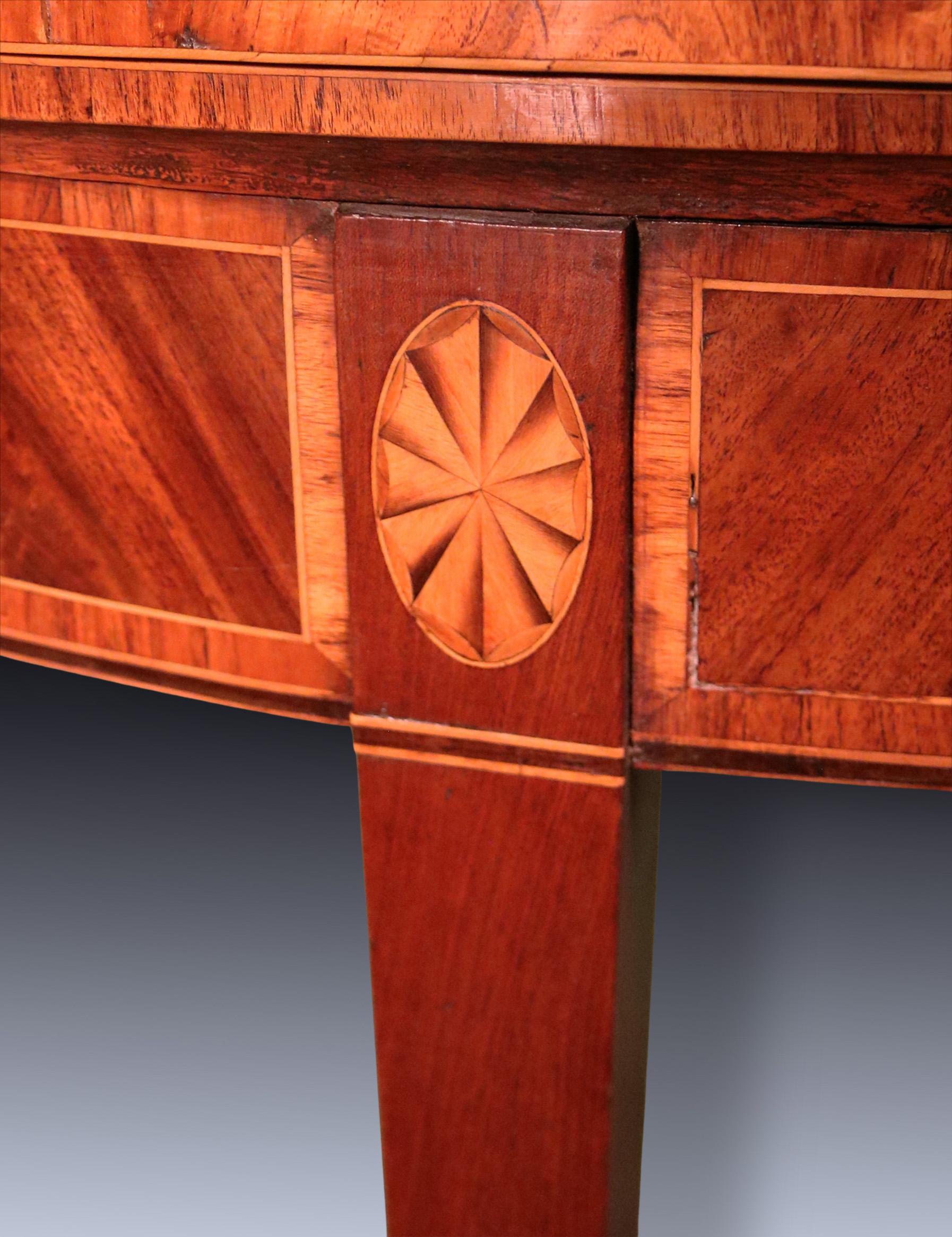 Paire de tables à cartes anciennes en acajou de la fin du XVIIIe siècle en vente 1