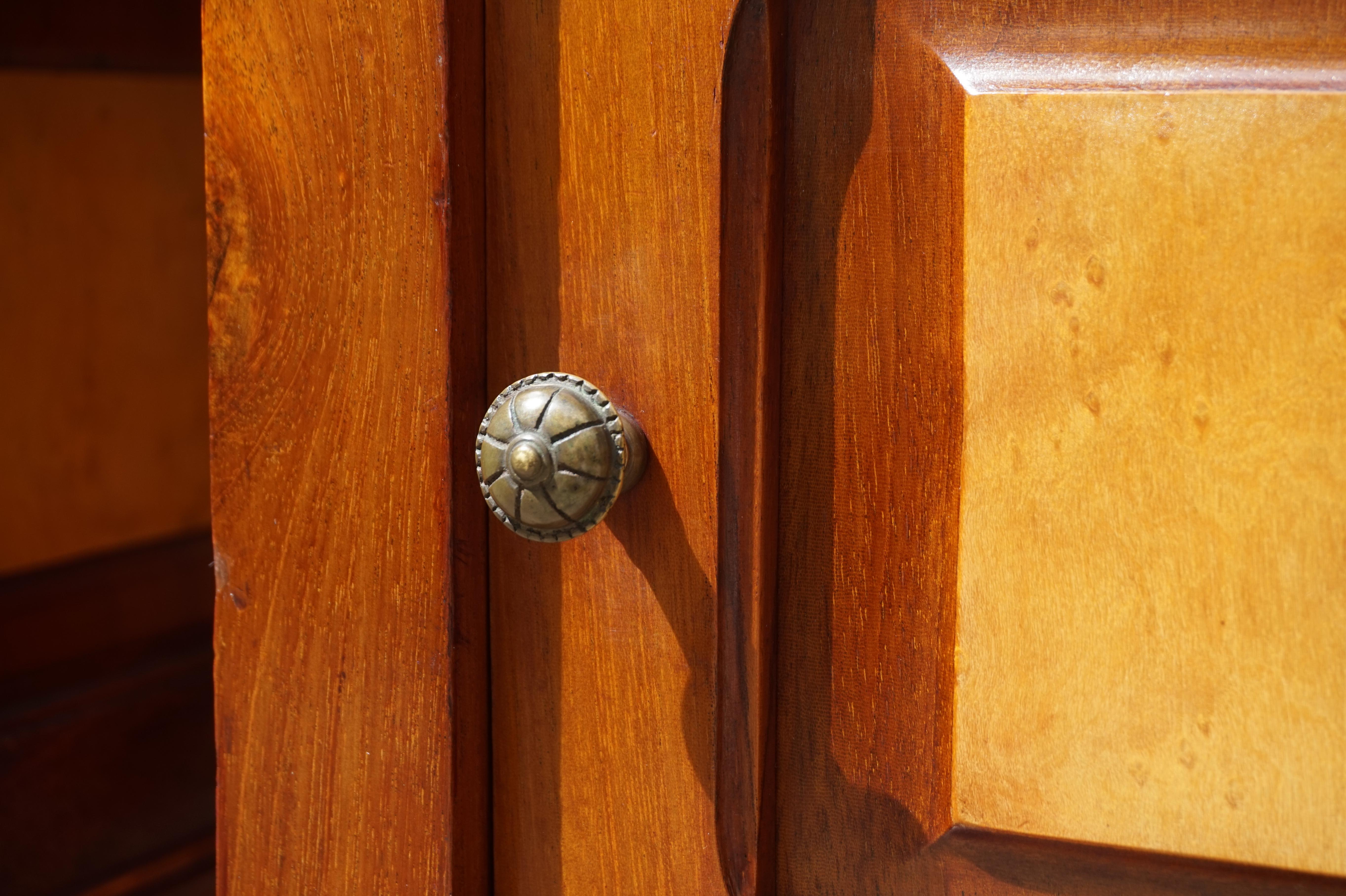 Brass Antique Pair of Nutwood Nightstands with Bird's-Eye Maple Inlay and Marble Tops For Sale