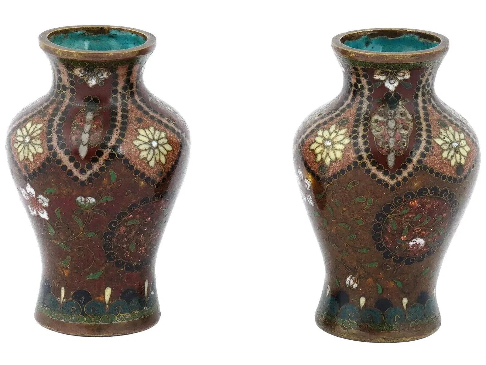 Pareja Antigua De Jarrones Japoneses Meiji De Cloisonné Esmaltado Con Piedra De Oro Japonés en venta