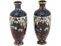 Antica coppia di vasi giapponesi Meiji con smalto cloisonne