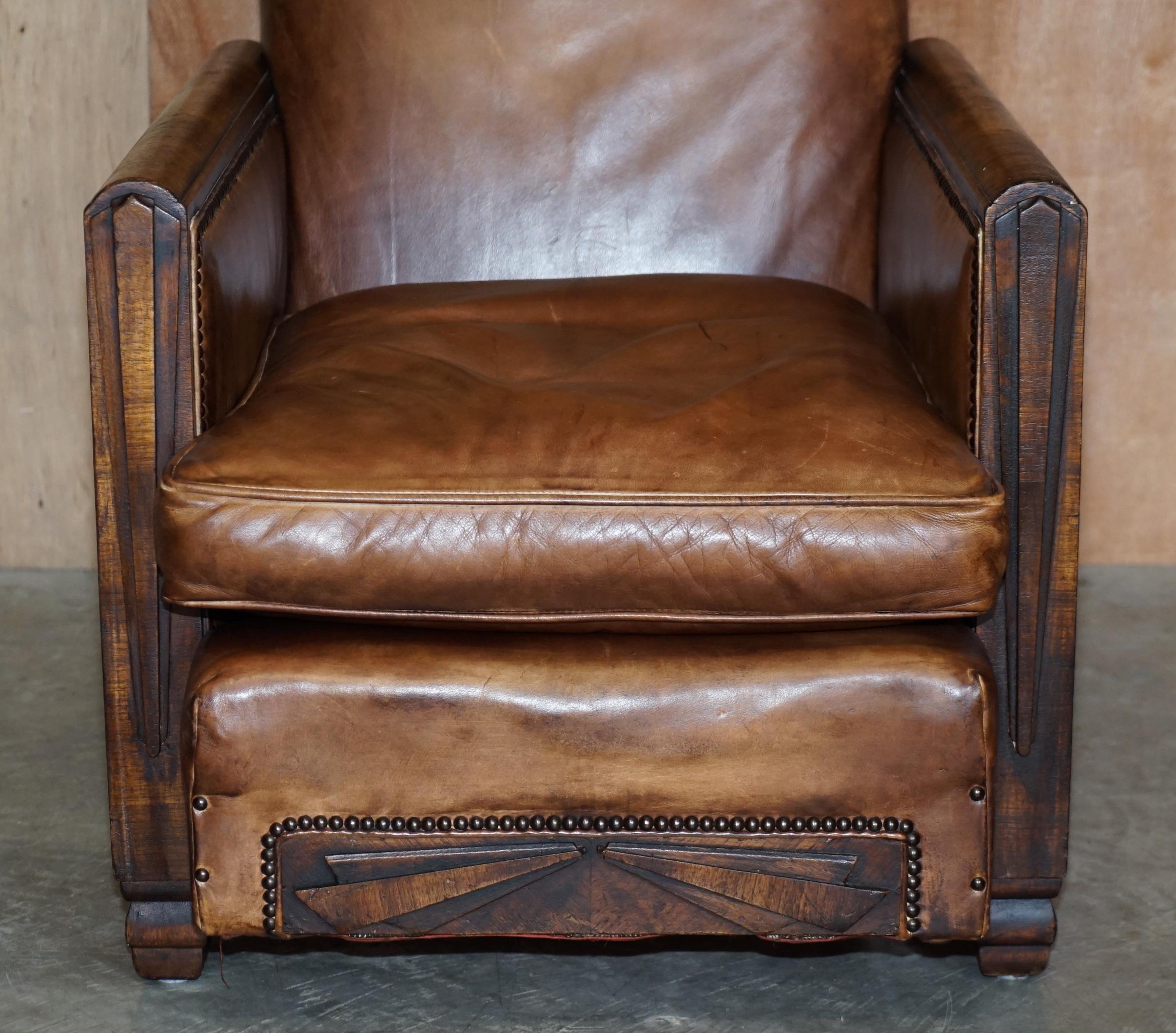 Paire de fauteuils anciens Metropolitan Art Déco 1920 en cuir marron teint à la main en vente 1