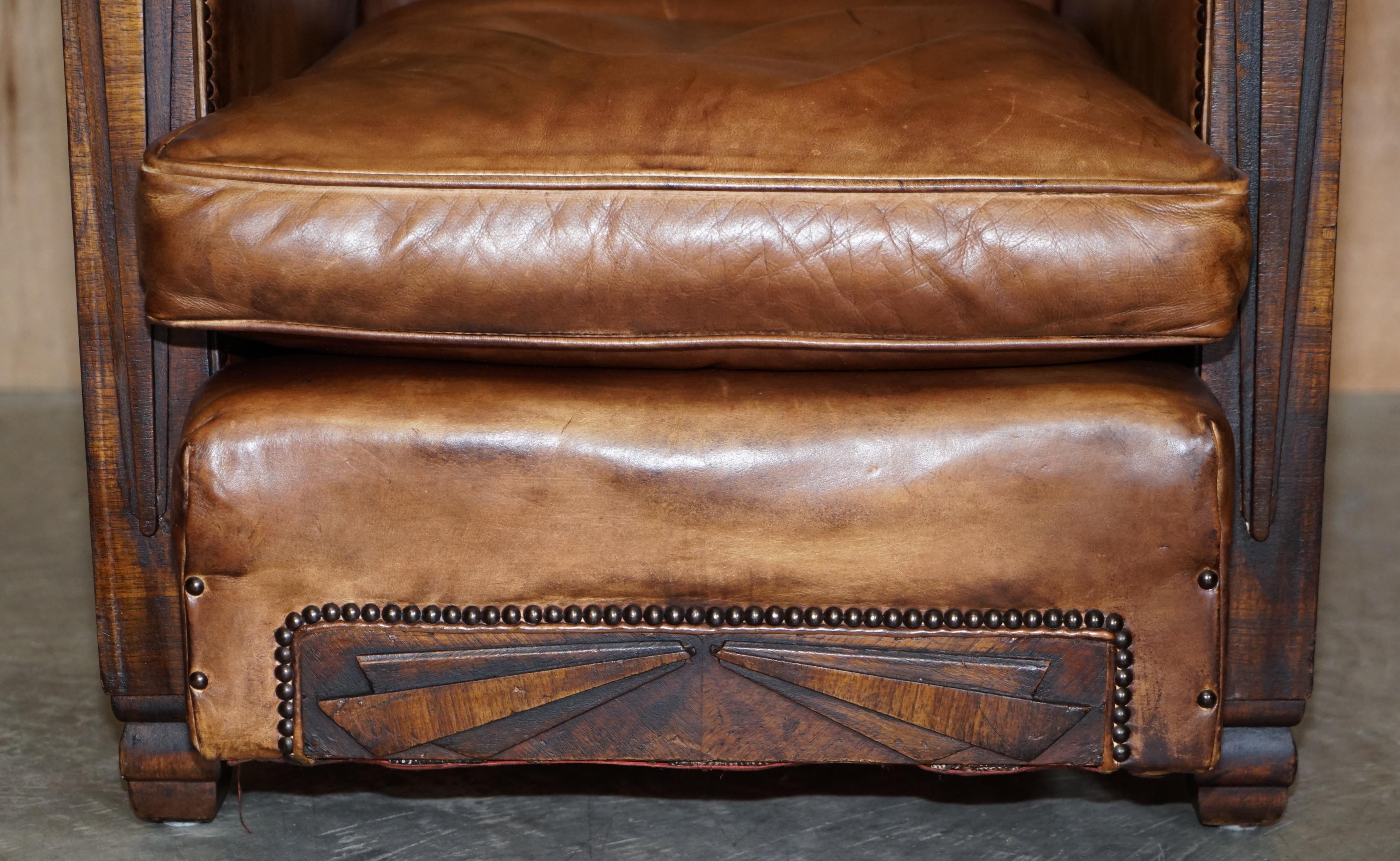 Paire de fauteuils anciens Metropolitan Art Déco 1920 en cuir marron teint à la main en vente 2