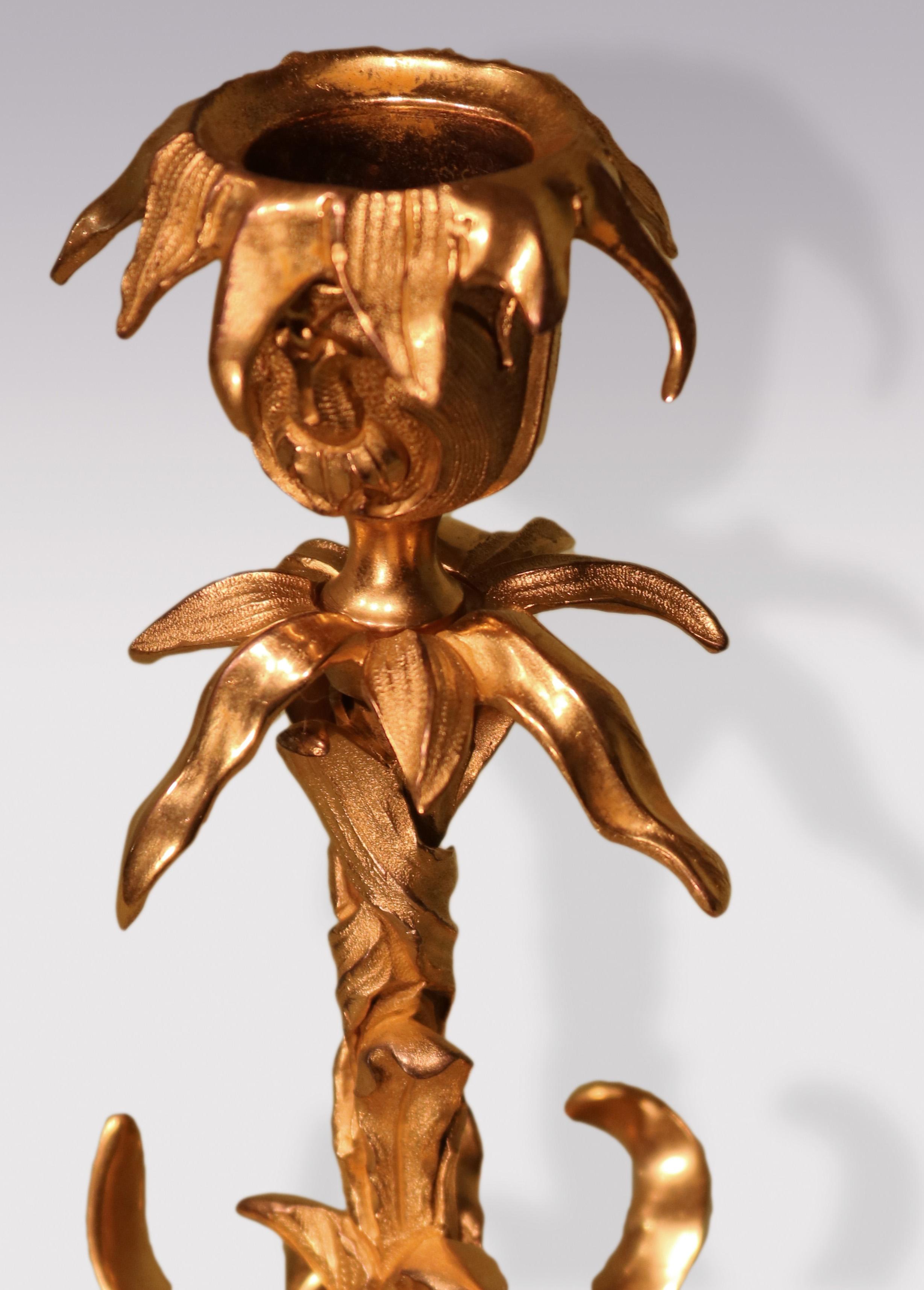 Antikes Paar Bronze- und Ormolu-Leuchter aus der Mitte des 19. (Viktorianisch) im Angebot