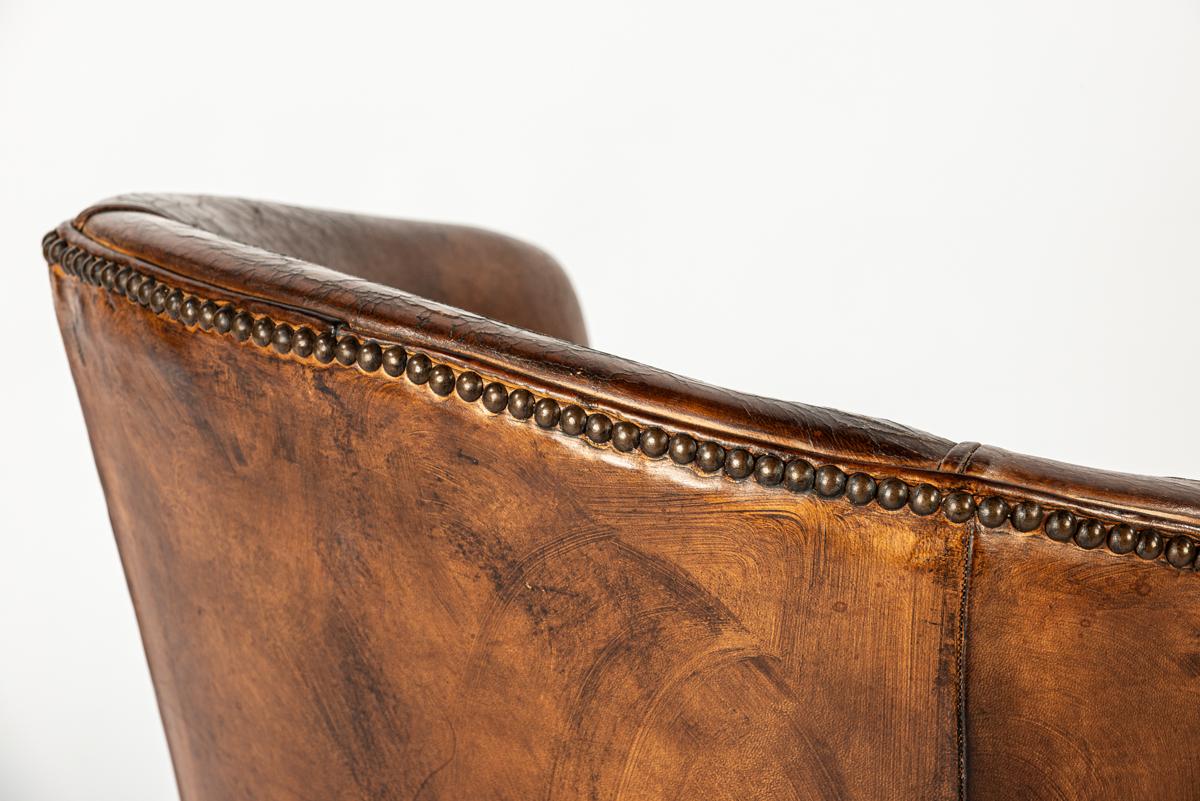 Paire de fauteuils Chippendale anglais du milieu du 19ème siècle, marron chaud, anciens en vente 8