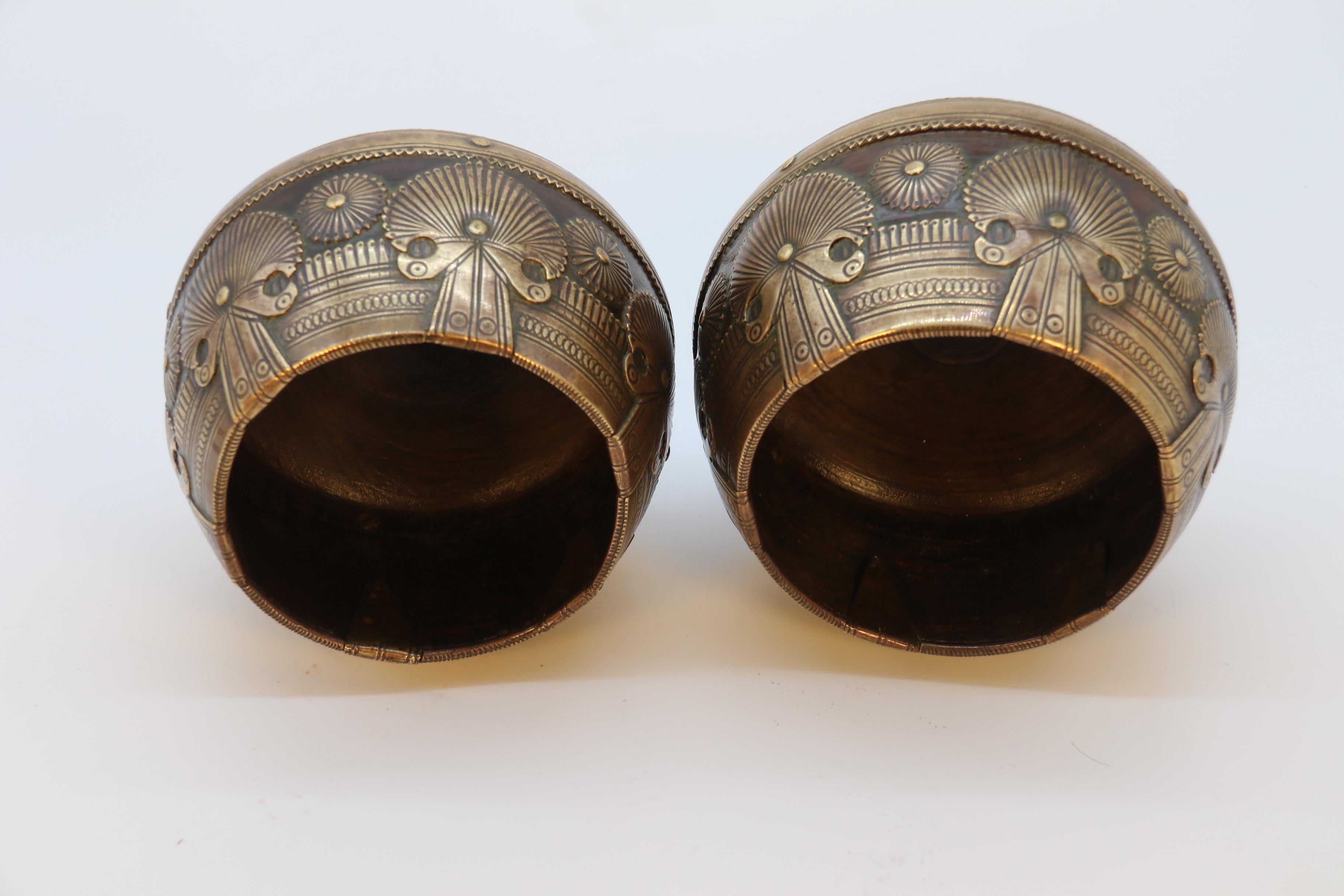 Paire d'anciens bols d'apparat indiens du milieu du 19e siècle de la période Raj, vers 1860 en vente 11