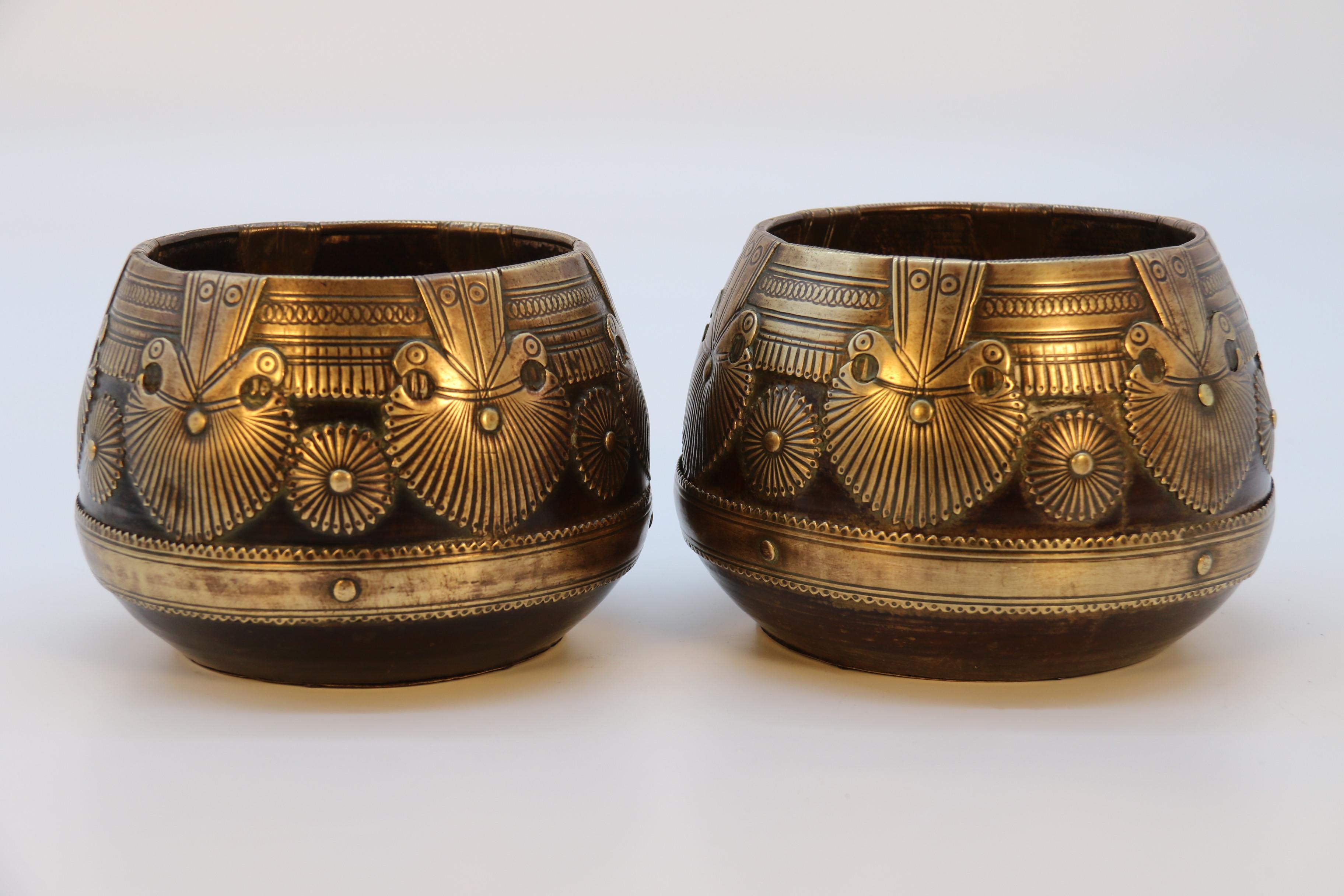 Hand-Crafted Antique pair of mid 19th century Raj period Indian ceremonial bowls circa 1860 For Sale