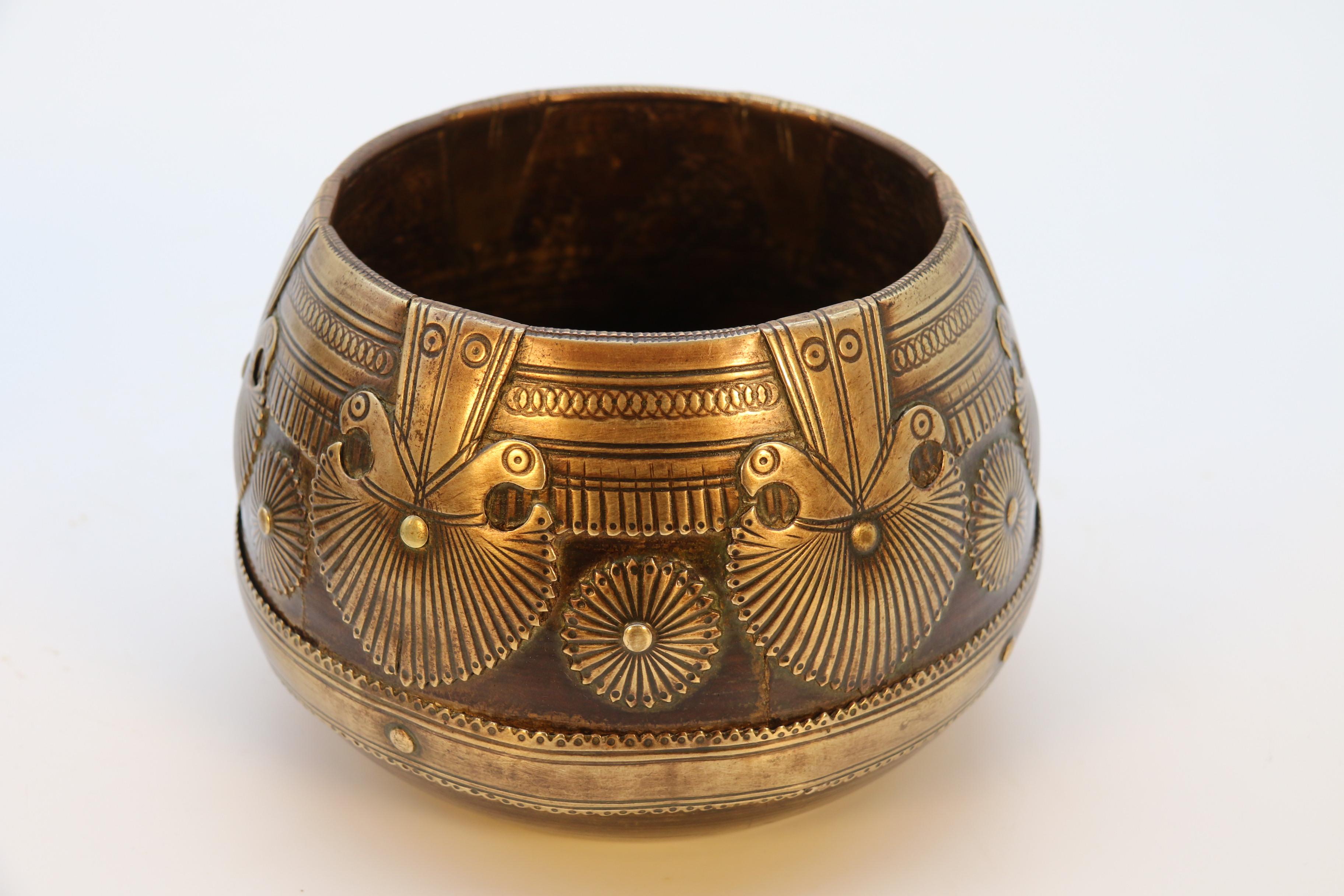 19th Century Antique pair of mid 19th century Raj period Indian ceremonial bowls circa 1860 For Sale