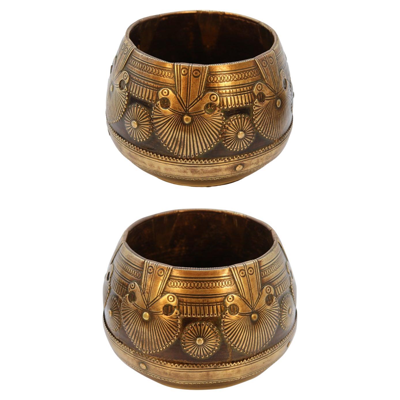 Antique pair of mid 19th century Raj period Indian ceremonial bowls circa 1860 For Sale