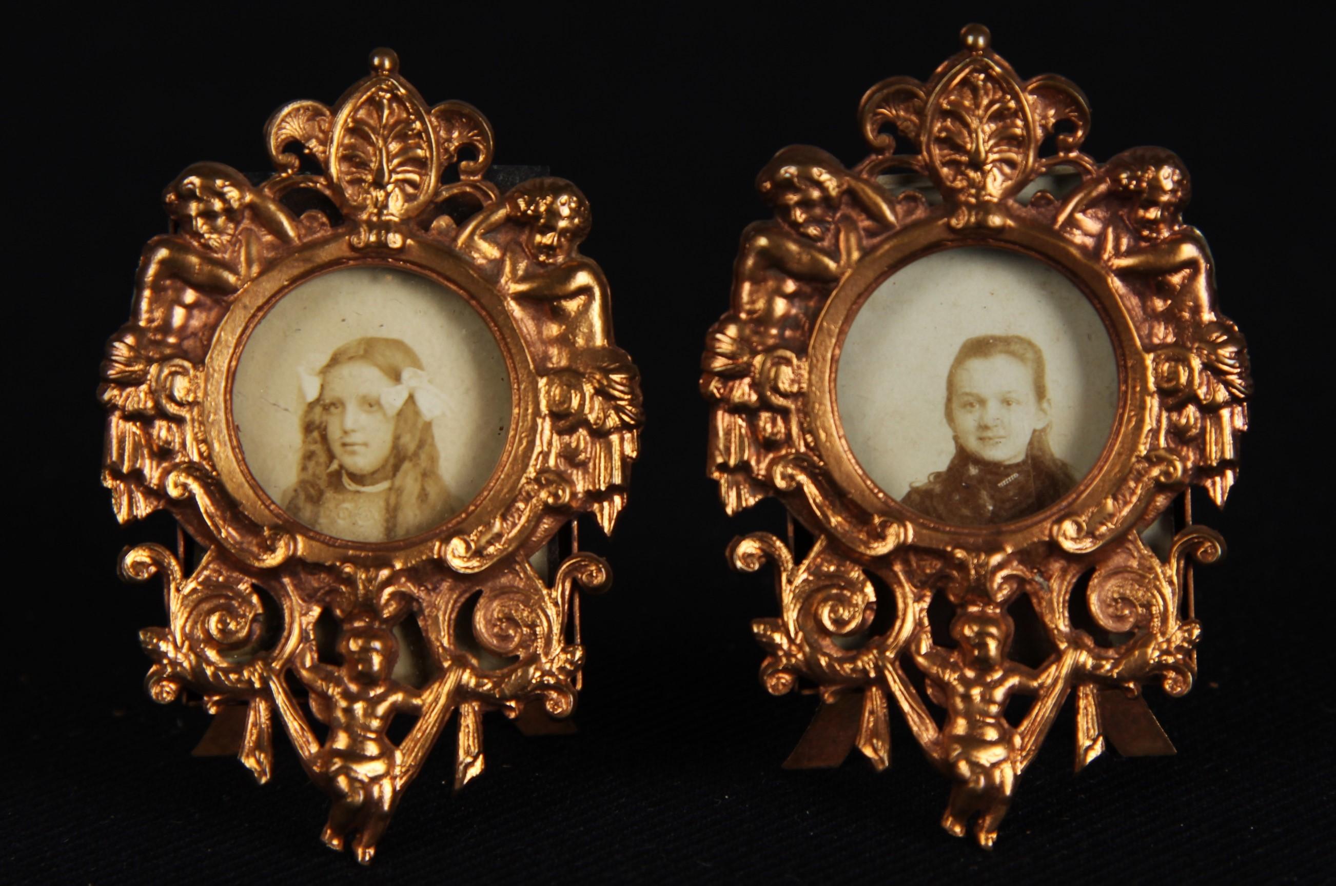 Antique Pair Of Miniature Picture Frames, France, 1890s, 2 x 2 cm In Good Condition For Sale In Greven, DE