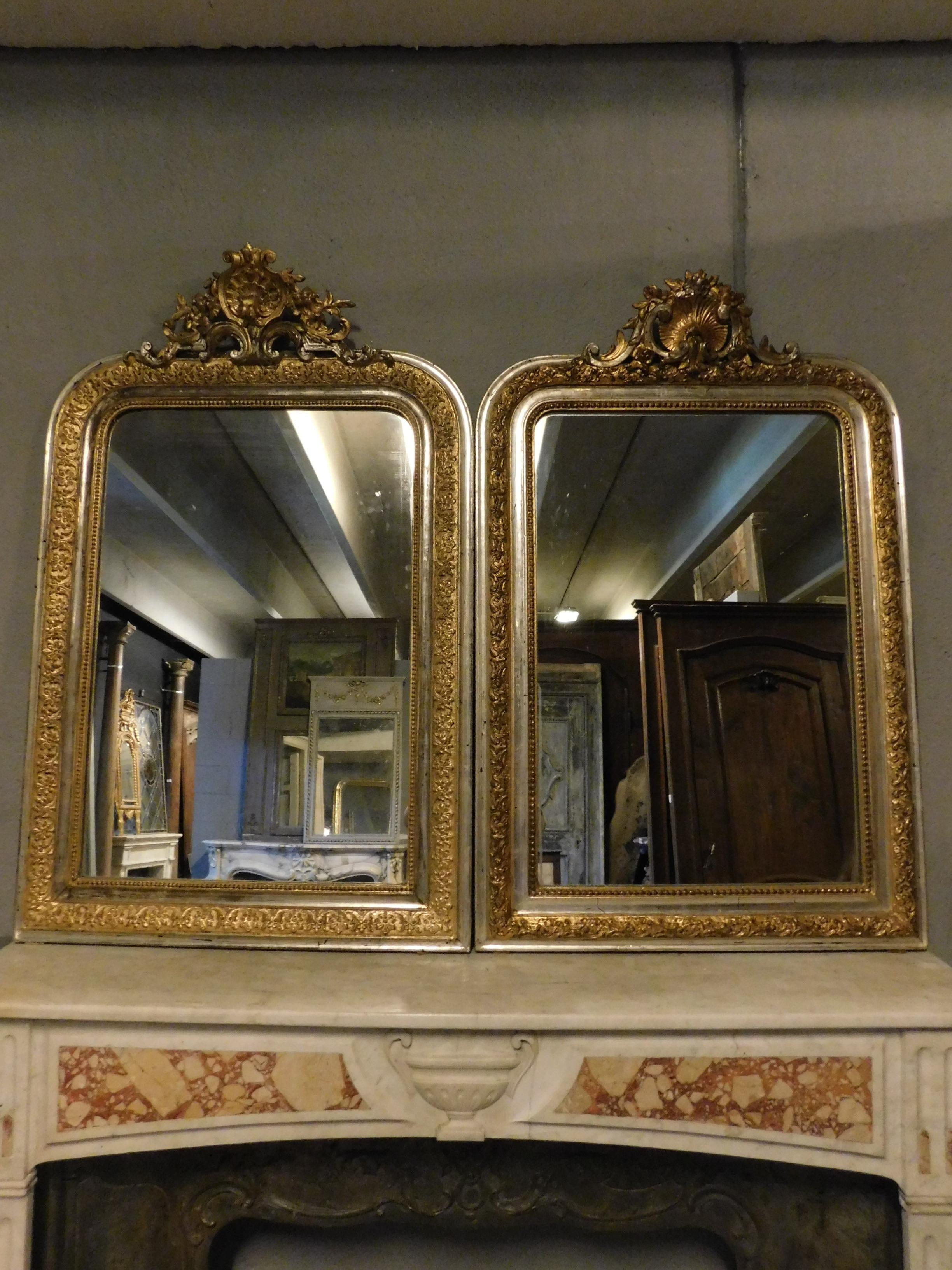 Antique pair of mirrors in gilded and silvered wood with shells, beautiful as a pair and for furniture, ideal above a pair of fireplaces or in a double bathroom, built in the 19th century, in Italy slightly different measures cm W 76/77 x H 116 /