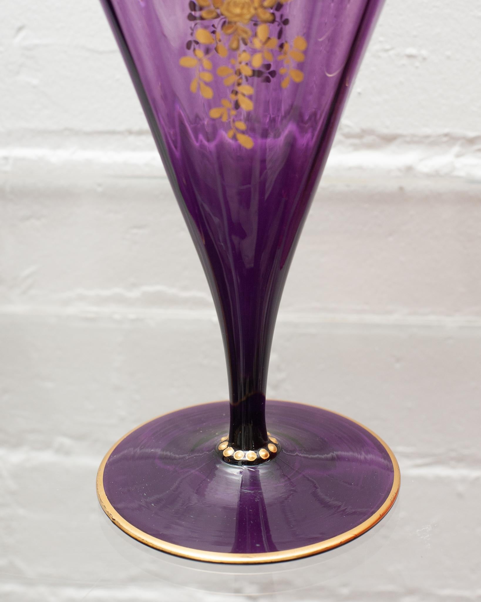 Antique Pair of Moser Amethyst Purple Fan Vases with Ornate Gilding In Good Condition In Toronto, ON