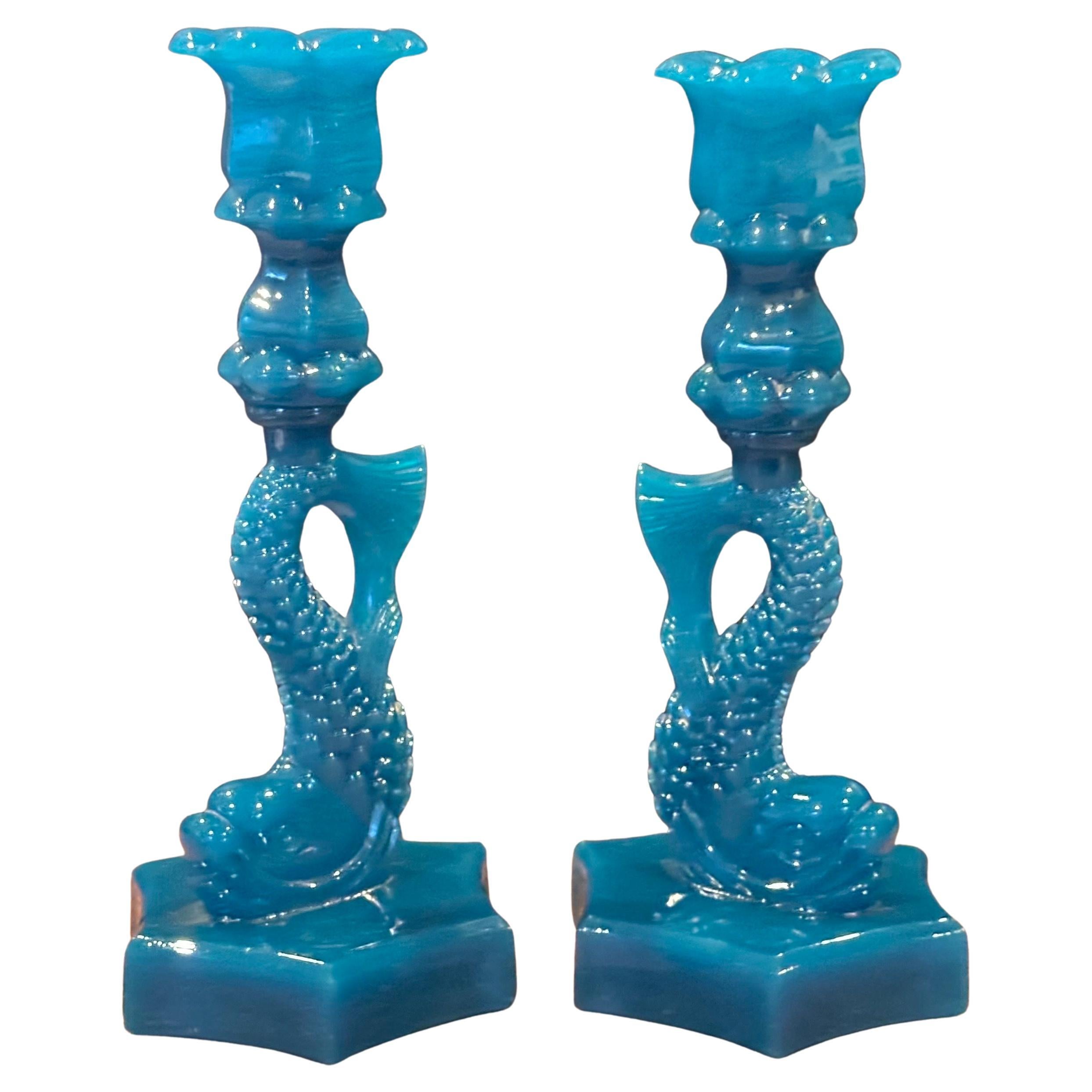 Antikes Paar undurchsichtige blaue Delphin-Kerzenständer aus Glas von Reich & Co. im Angebot 9