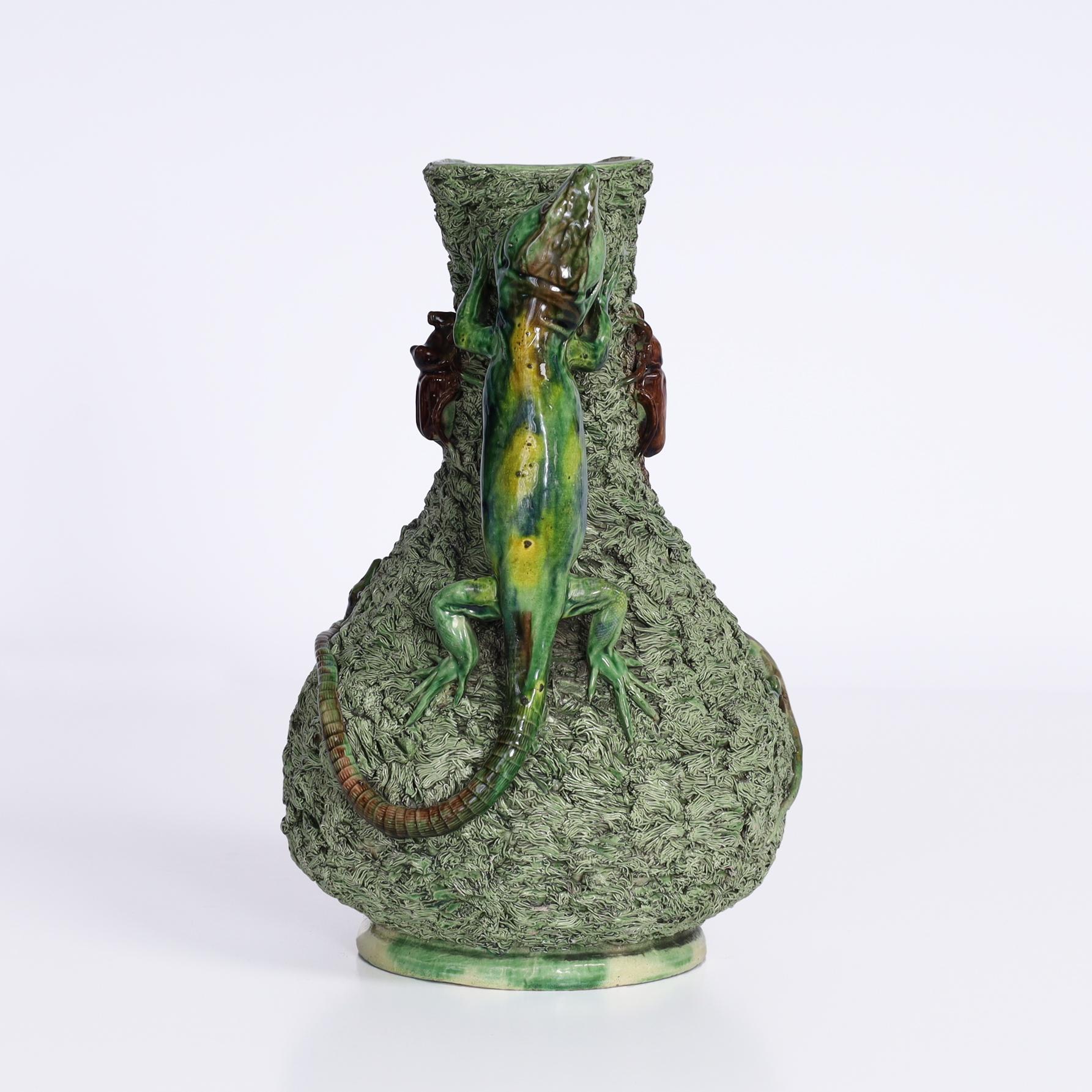 Portugais Paire de pichets Palissy avec reptiles de Manuel Mafra en vente