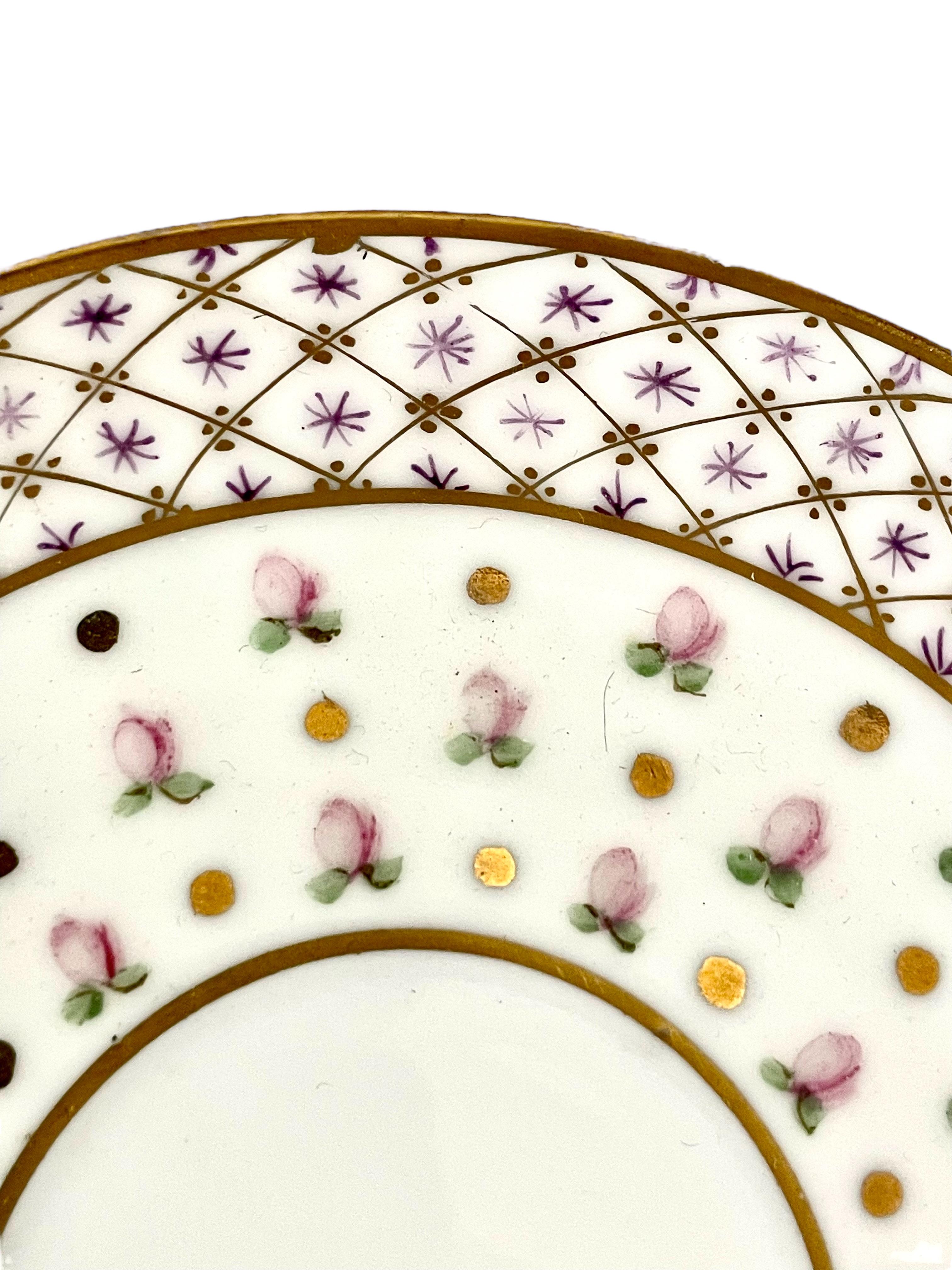 Antikes Paar vergoldete Pariser Porzellan-Couchtische und Untertassen (Vergoldet) im Angebot