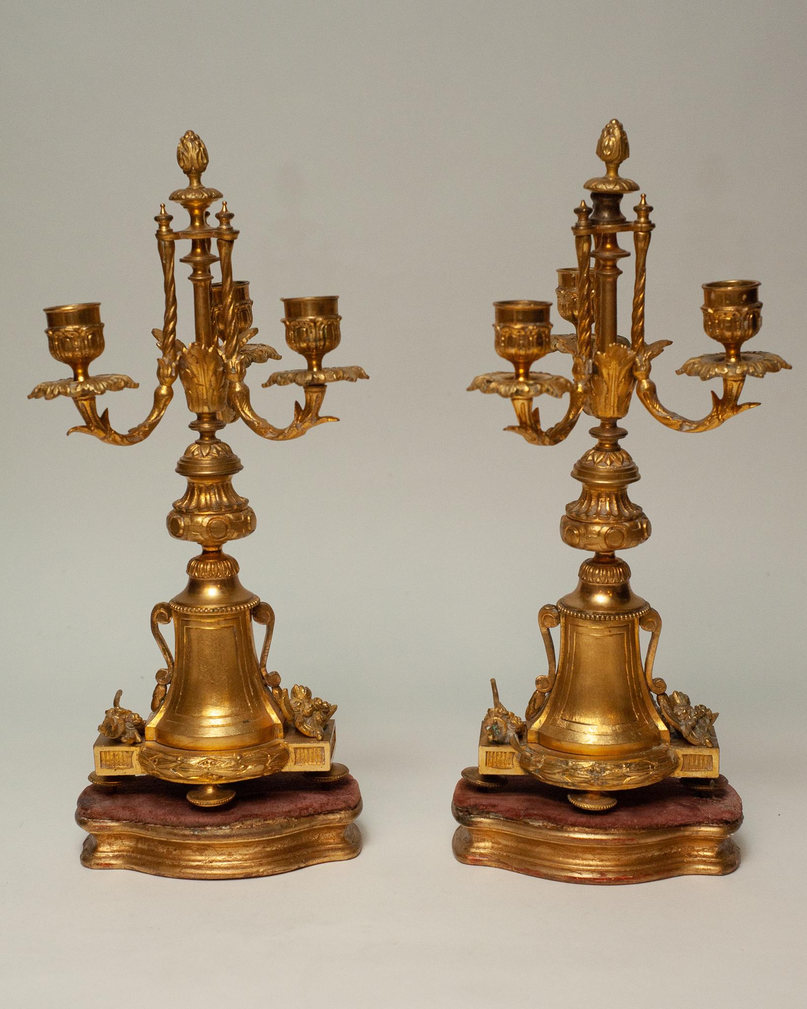 Hand-Painted Antique Pair of Pink Porcelain and Bronze Candlesticks with Gilt Wood Base For Sale