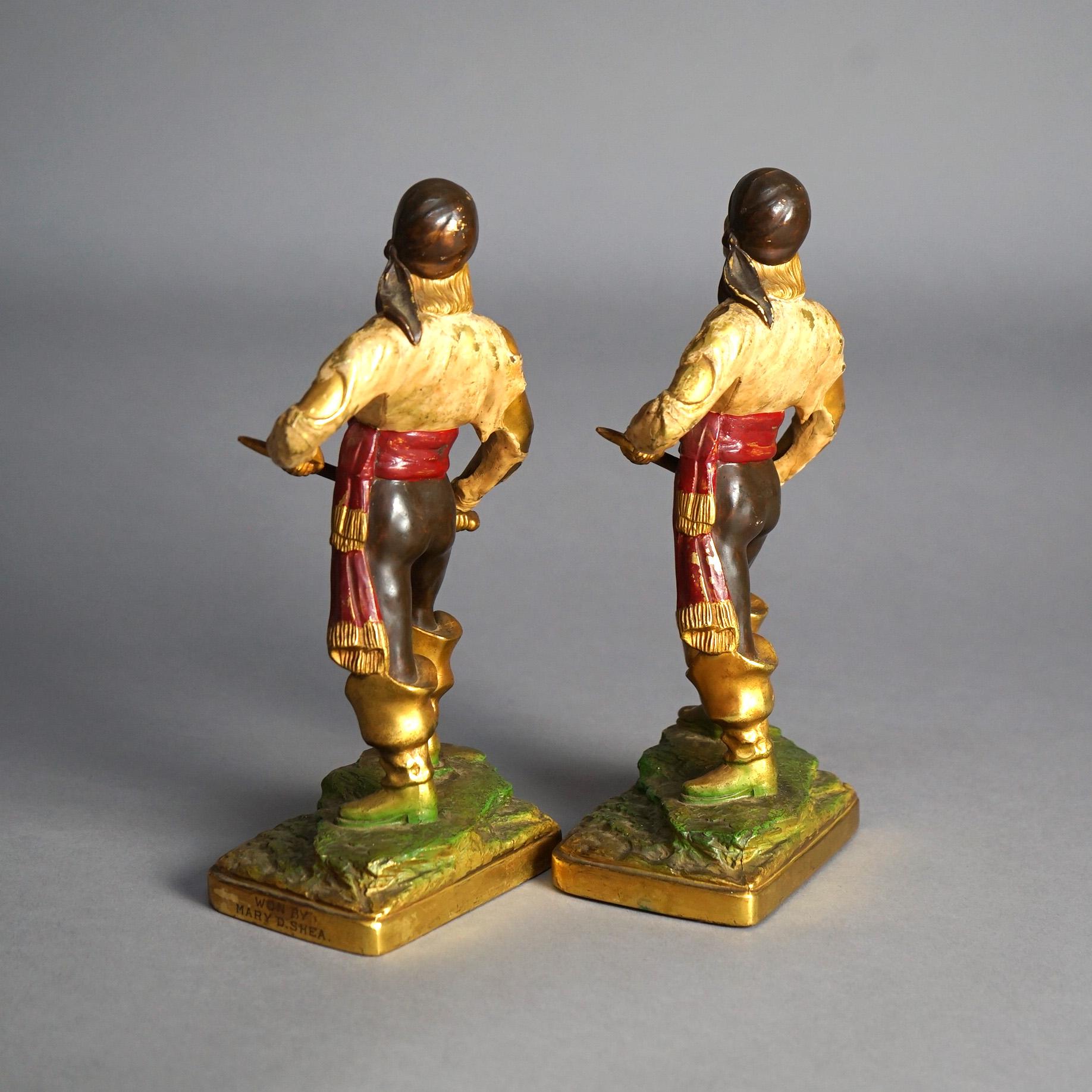 Antikes Paar polychromer und bronzierter Piratefiguren aus gegossenem Metallguss, um 1930 im Angebot 2