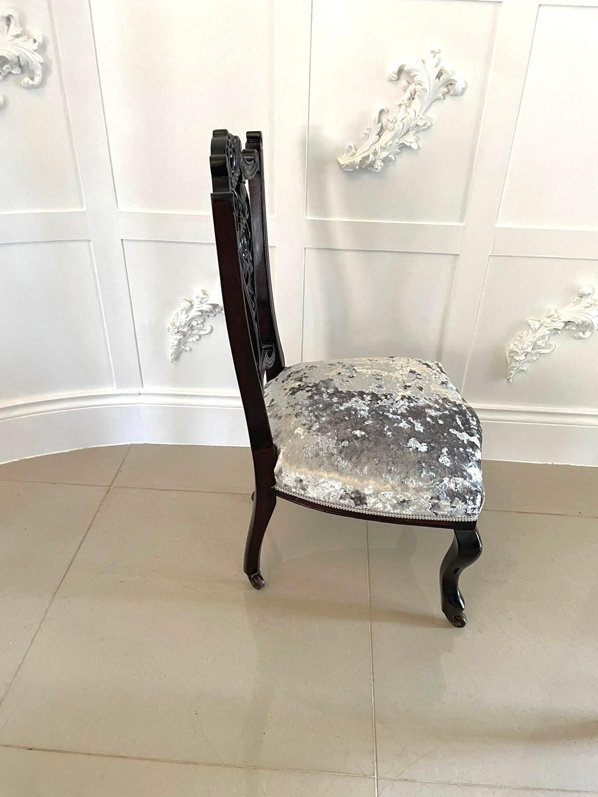 Anglais Ancienne paire de chaises d'appoint victoriennes de qualité en bois d'ébène en vente