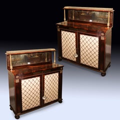 Antica coppia di armadi in palissandro del periodo Regency