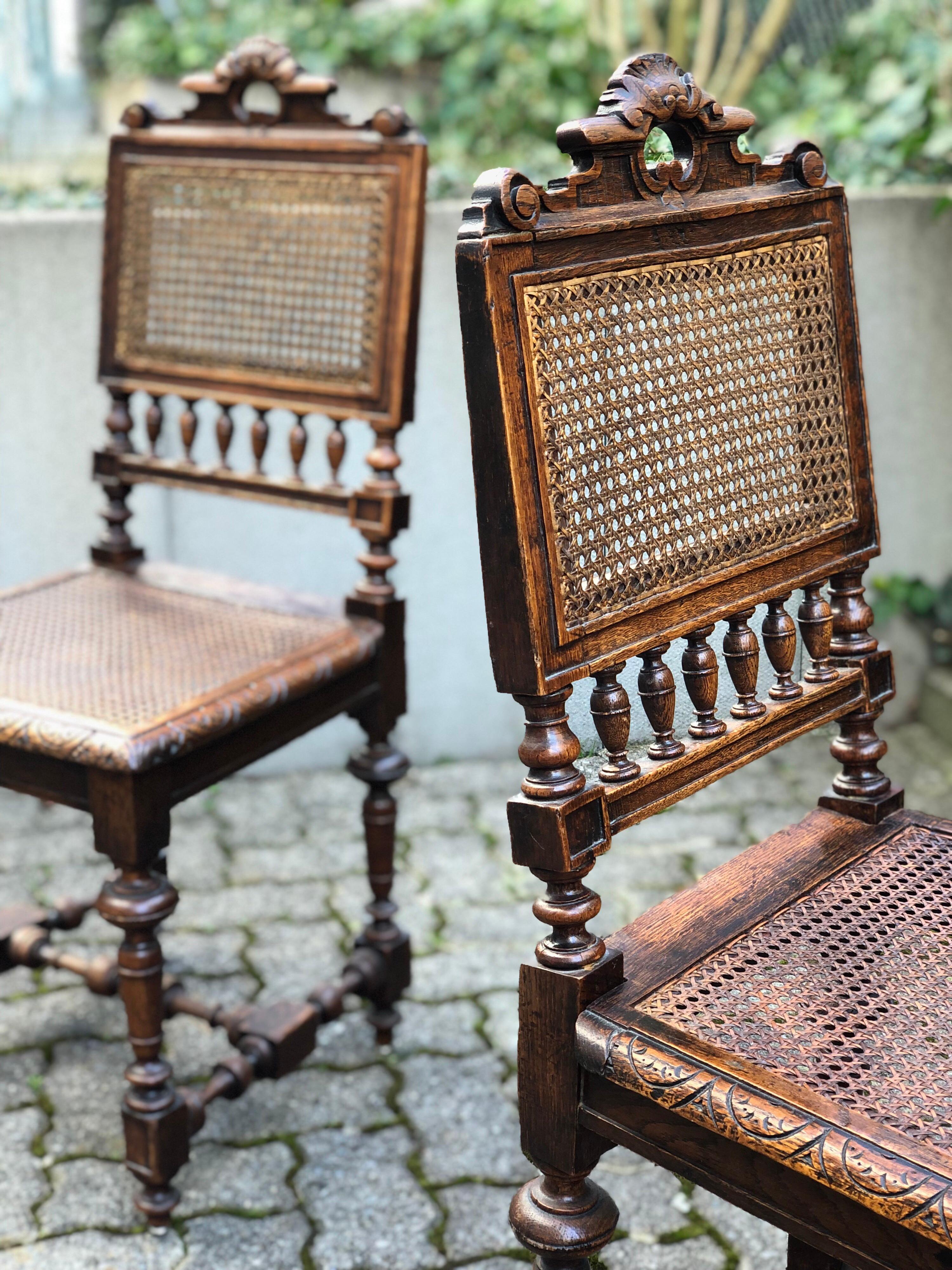 Néo-Renaissance VENTE Paire de chaises cannées sculptées de style Renaissance Livraison gratuite
