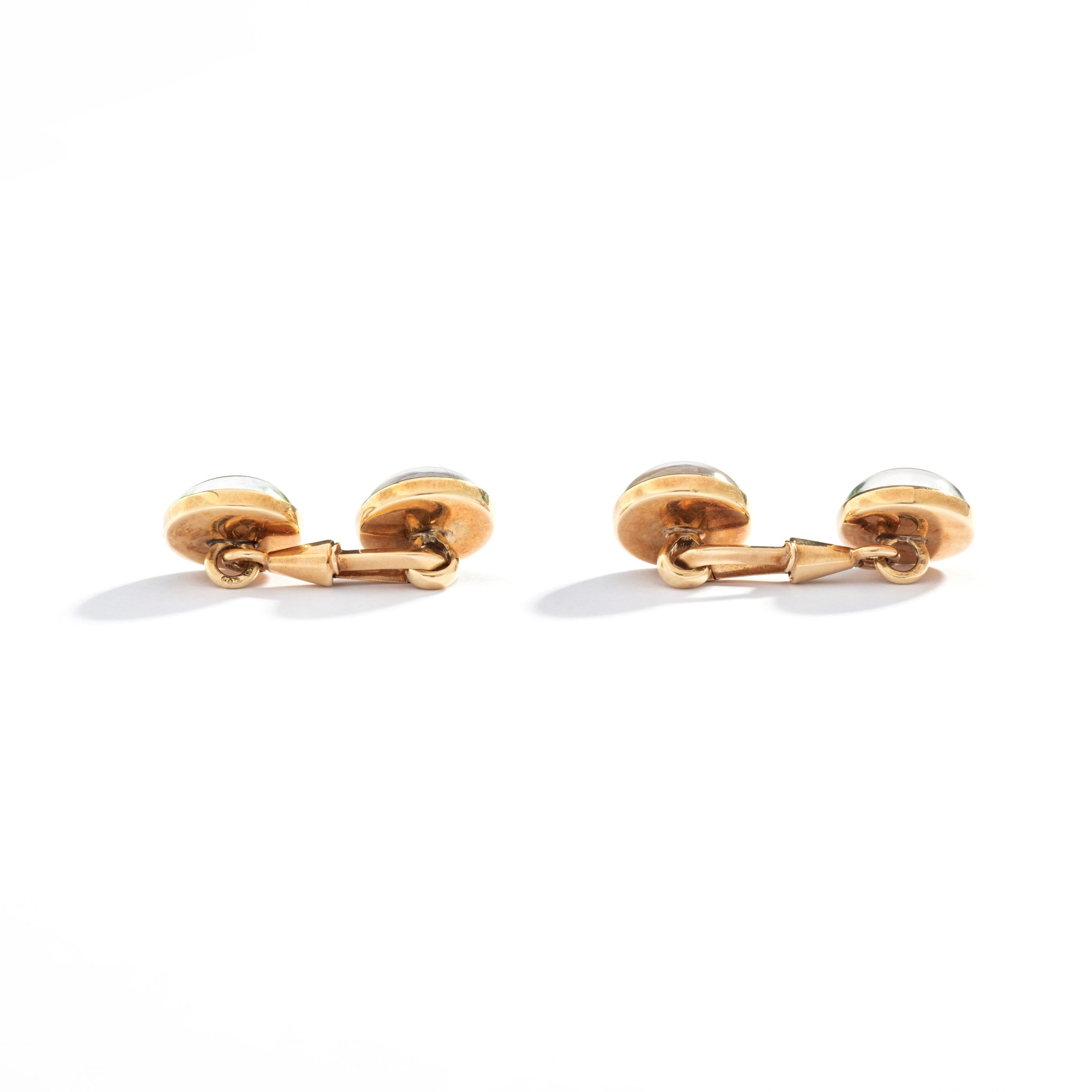 Antique Pair of Rock Crystal Gold Hunting Motifs Cufflinks In Excellent Condition In Geneva, CH